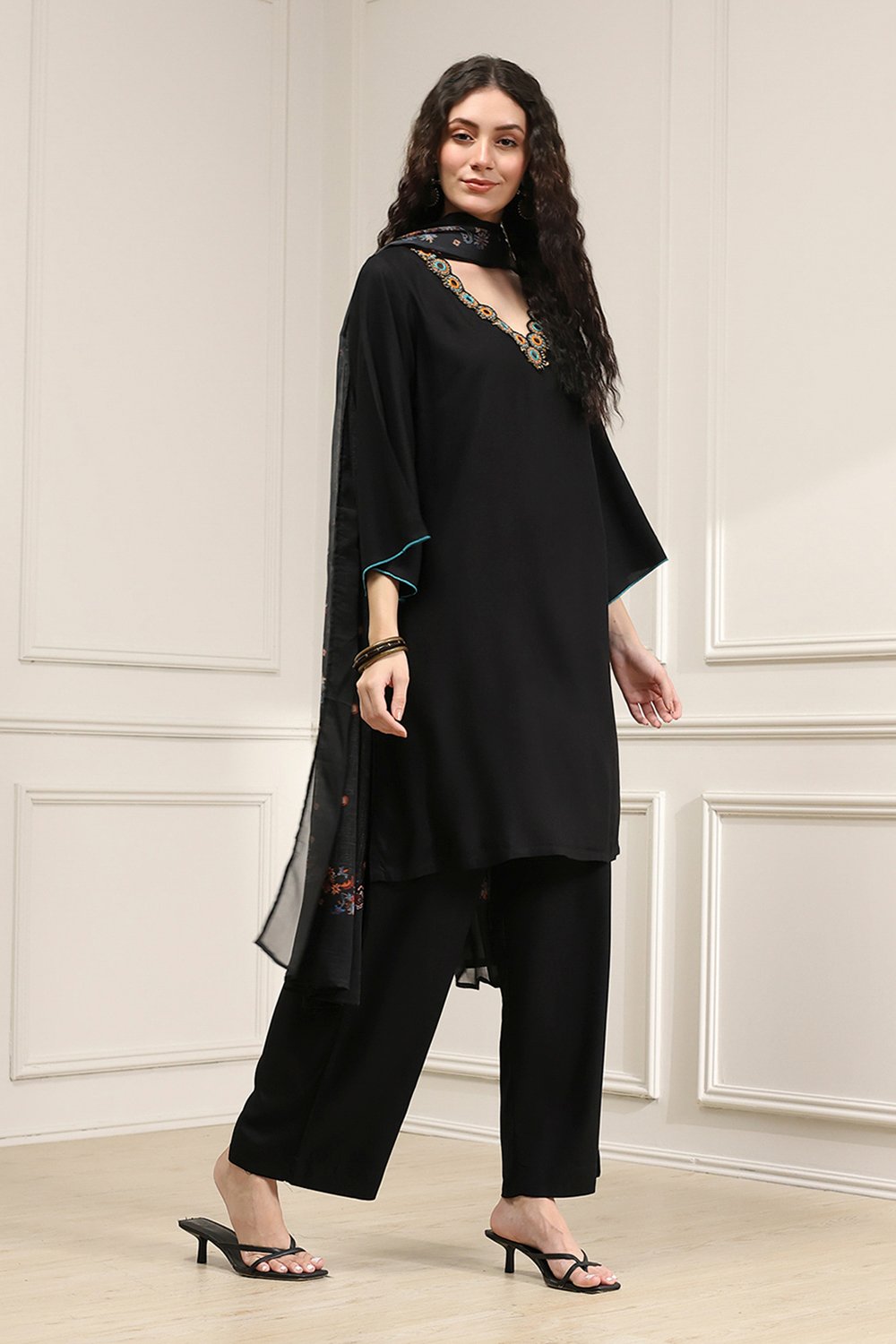 Black Viscose Rayon Relaxed Solid Suit Set image number 5