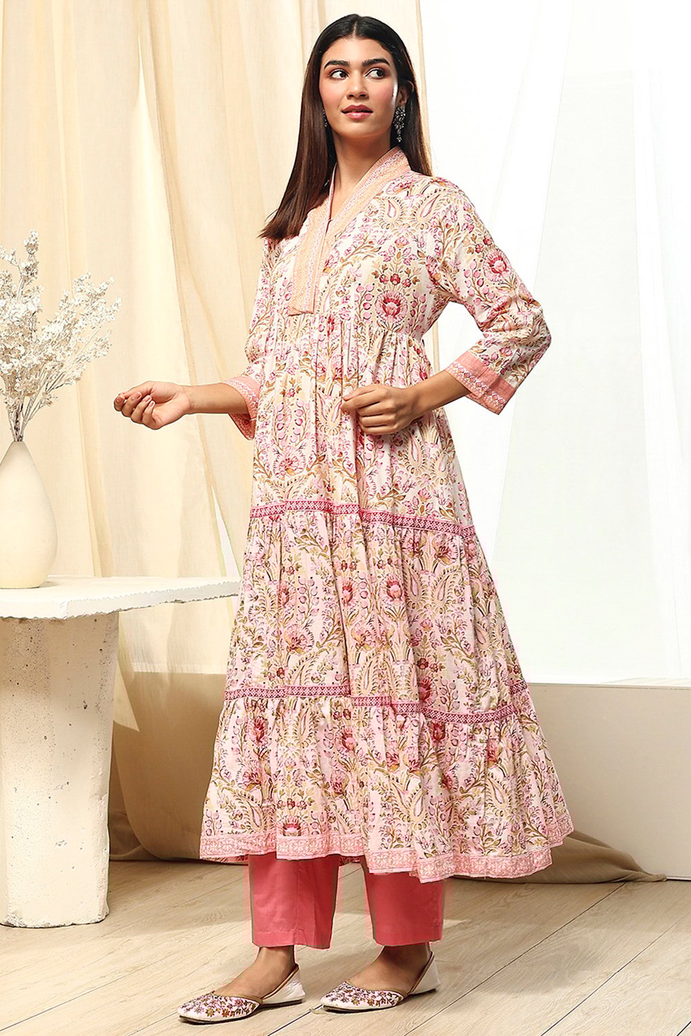 Pink and Off-White Cotton Printed Gathered Kurta Set image number 6