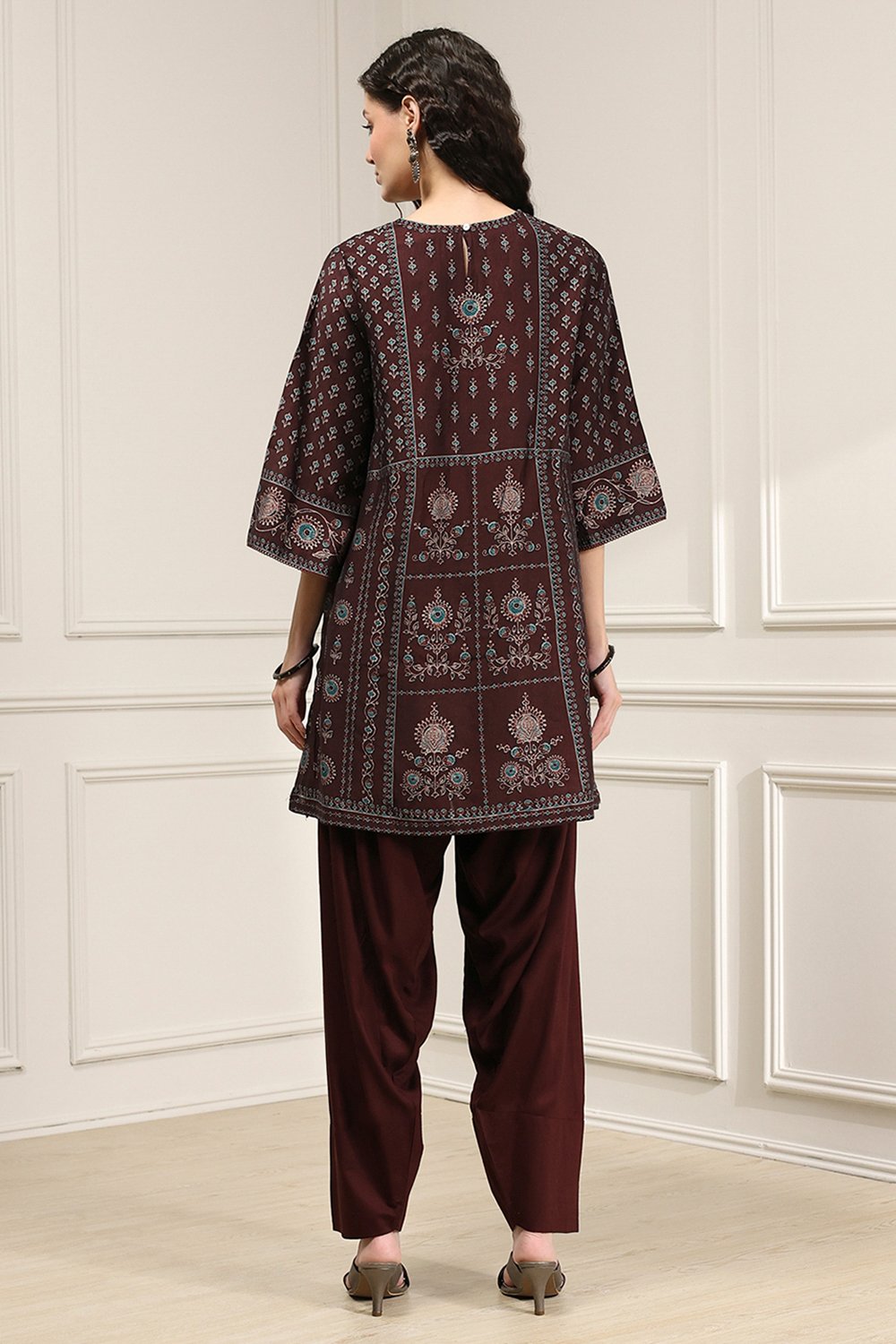 Brown Printed Straight Suit Set image number 4