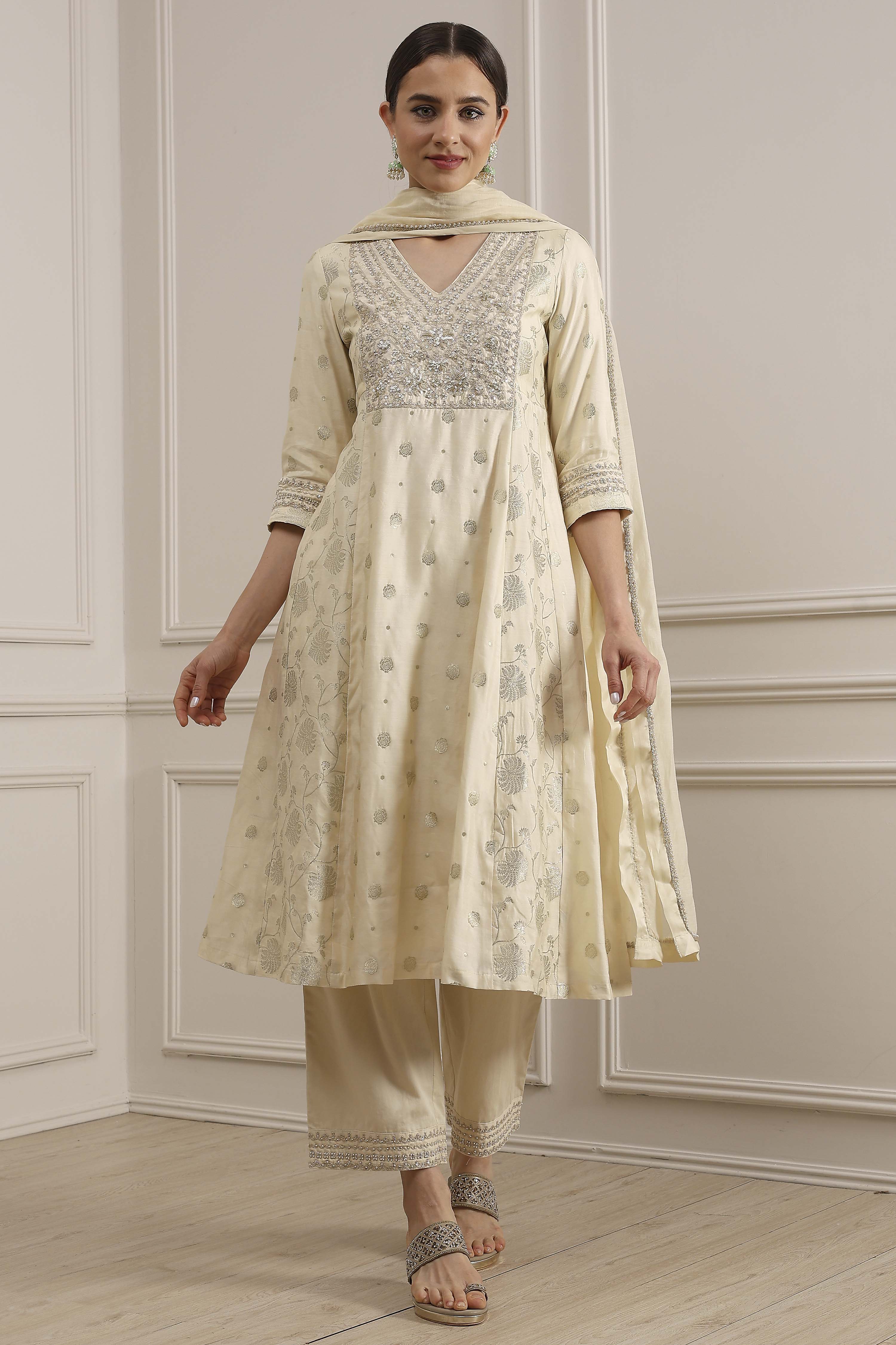 Natural White Silk Straight Yarndyed Suit Set image number 6