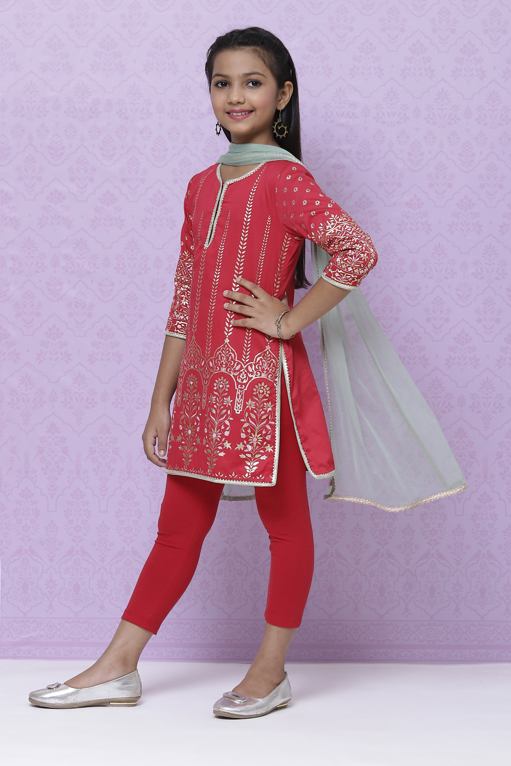 Red Cotton Girls Straight Kurta Legging Suit Set image number 4
