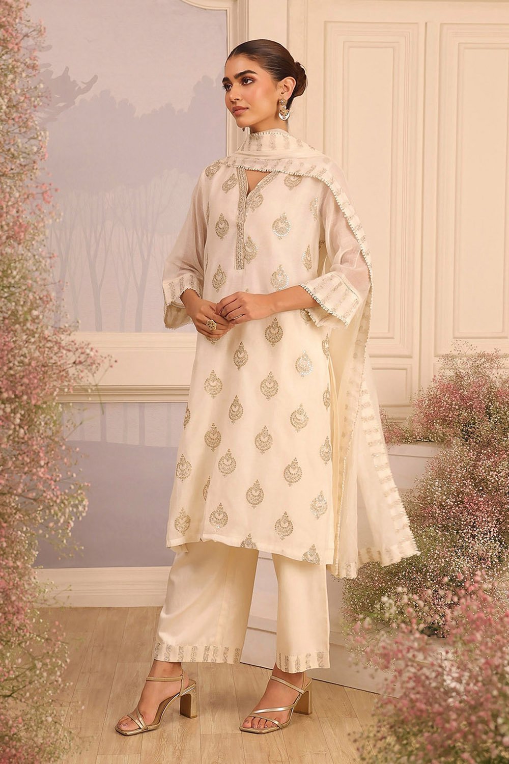 Off White Chanderi Straight Solid Suit Set image number 3
