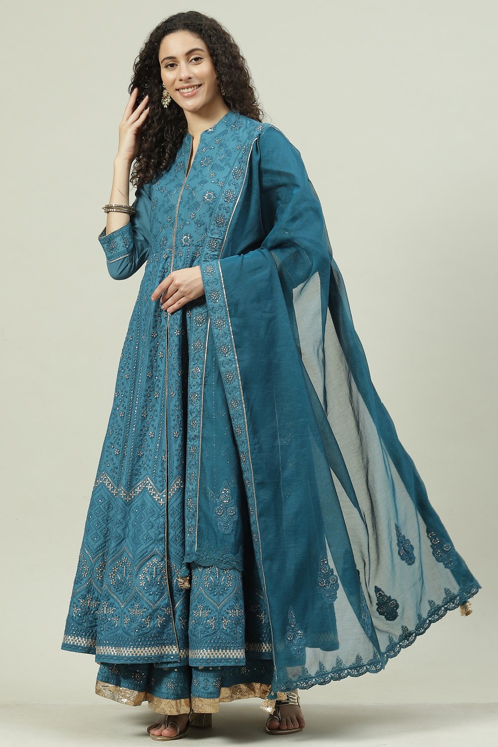Off White Flared Kurta Skirt Kurta Skirt Suit Set image number 5