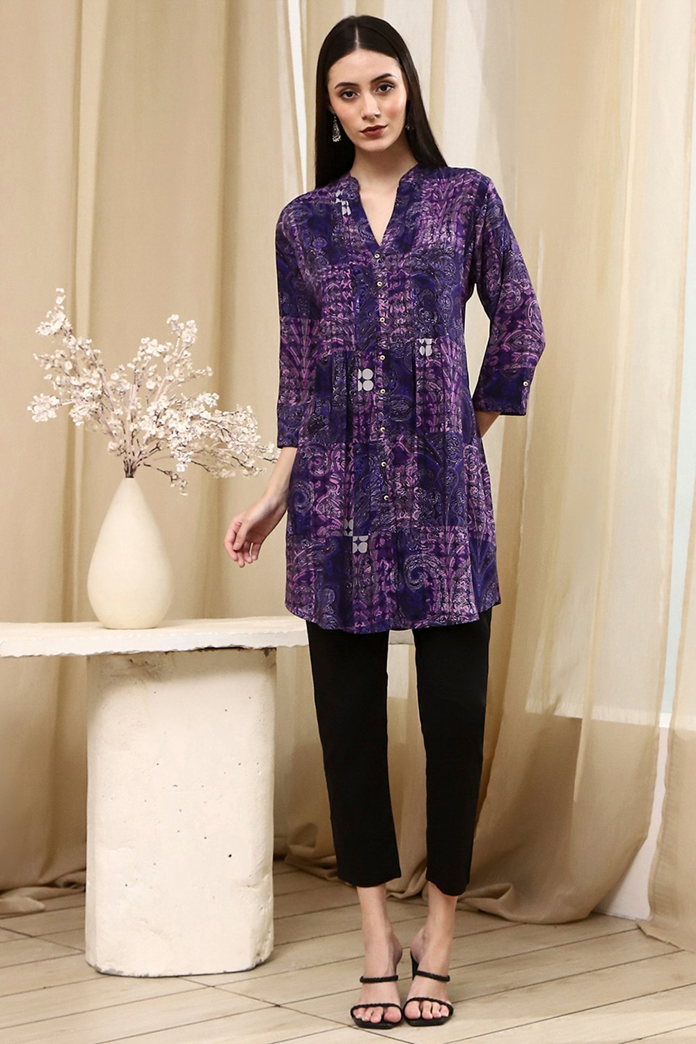 Indigo Blue Pleated Straight Short Kurta image number 5