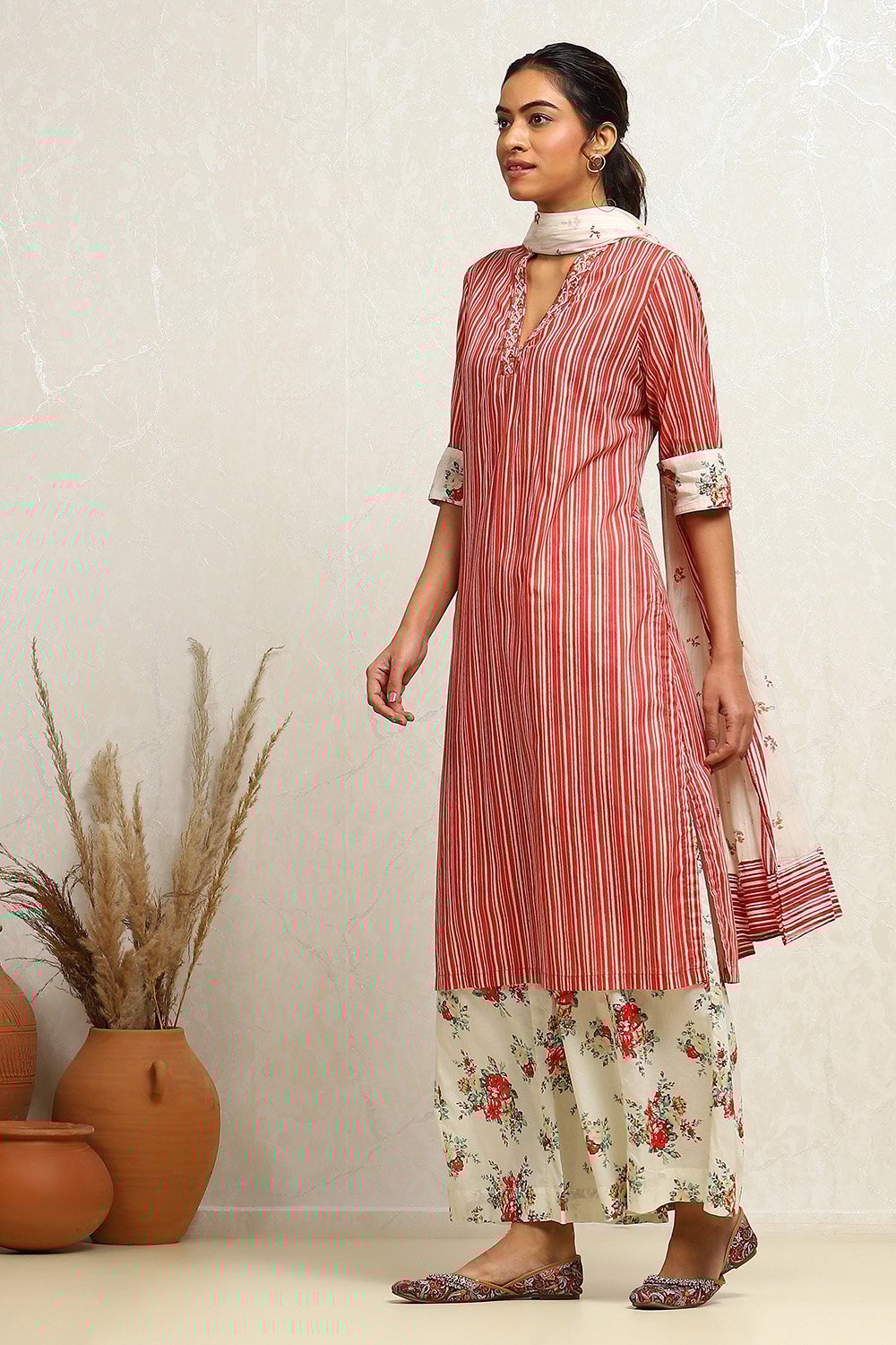 Red and Off-white Cotton Striped Straight Suit Set image number 3