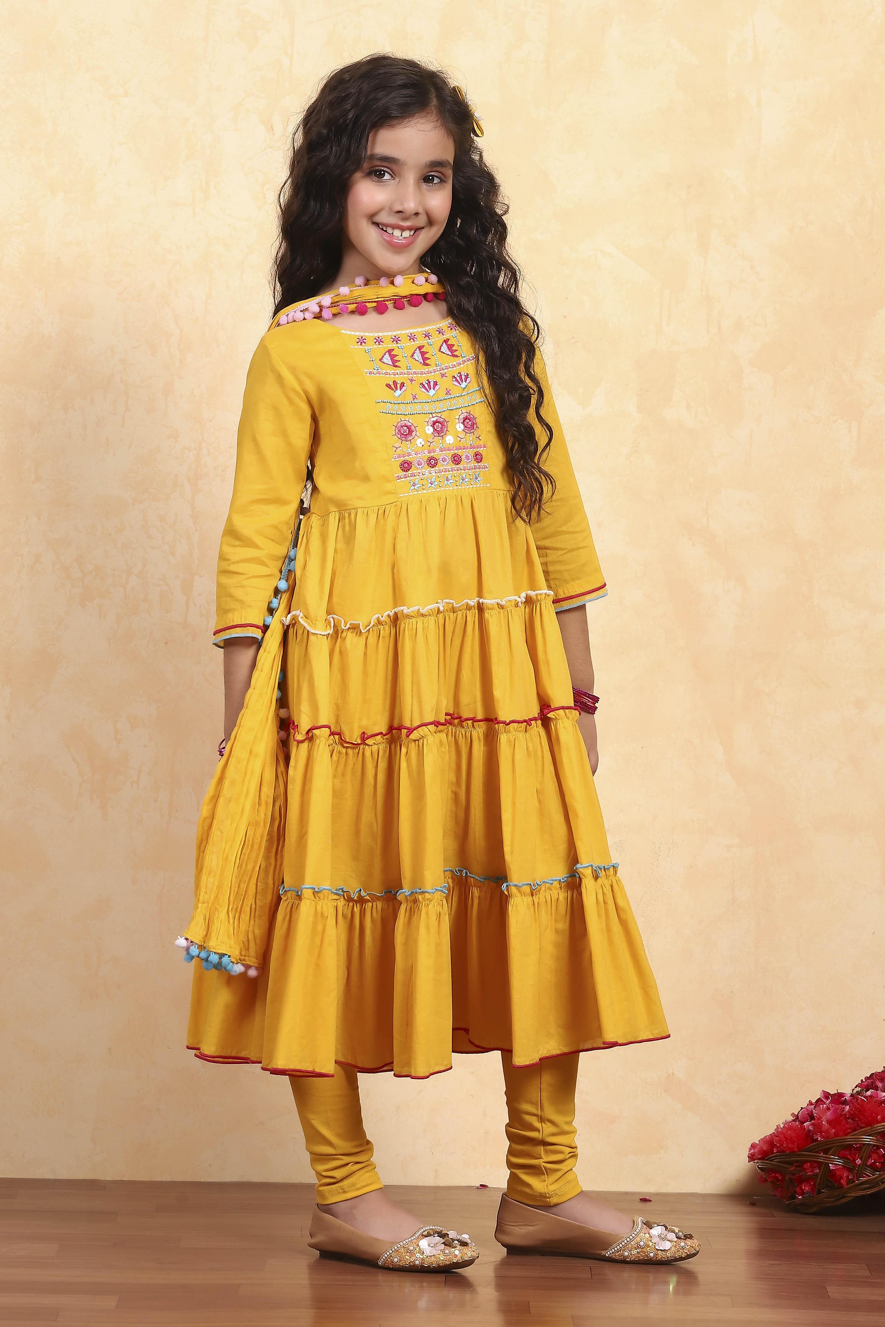 Green Cotton Tiered Solid Suit Set image number 5
