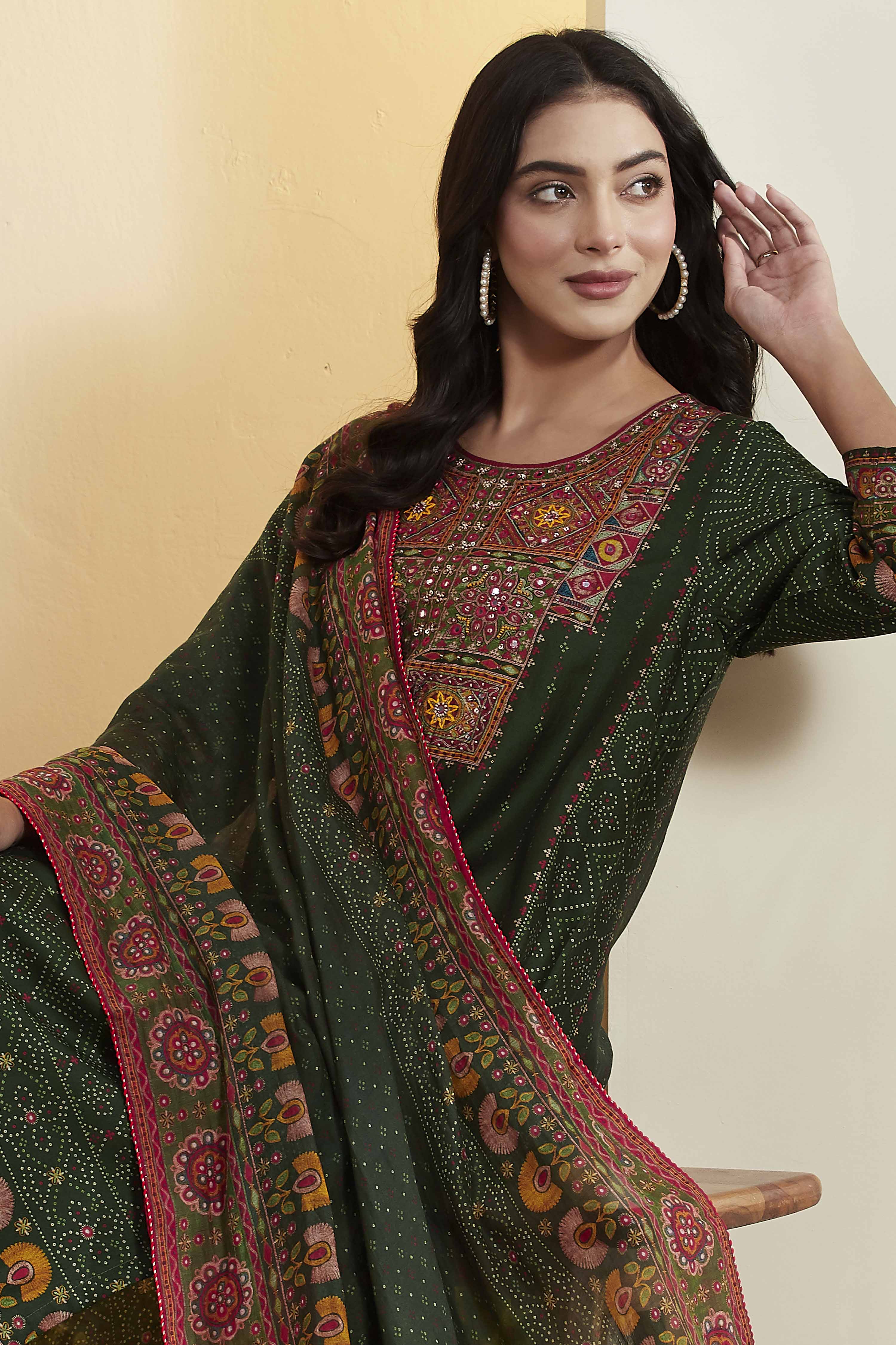 Green Viscose Rayon Printed Straight Kurta Set image number 1