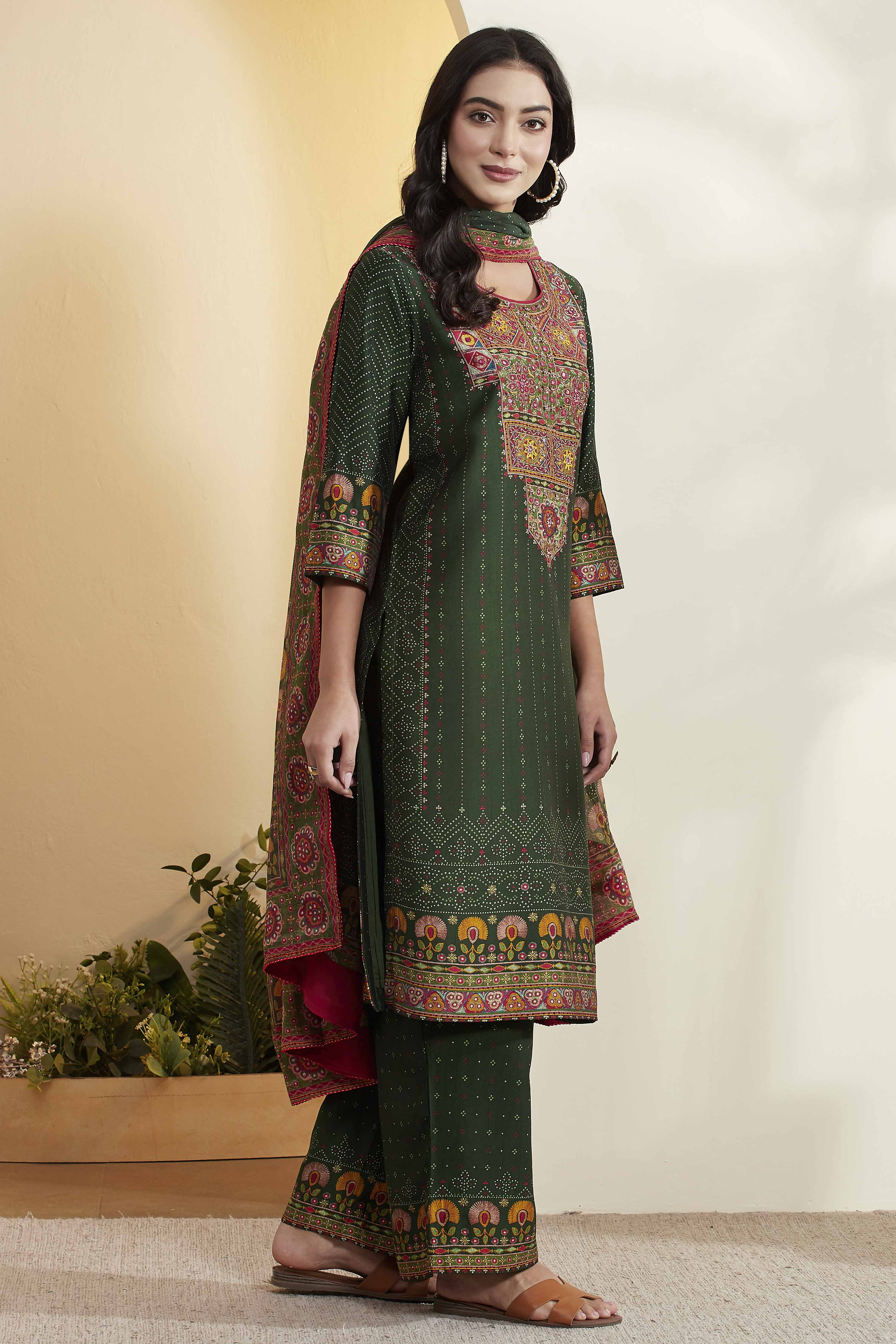 Green Viscose Rayon Printed Straight Kurta Set image number 5
