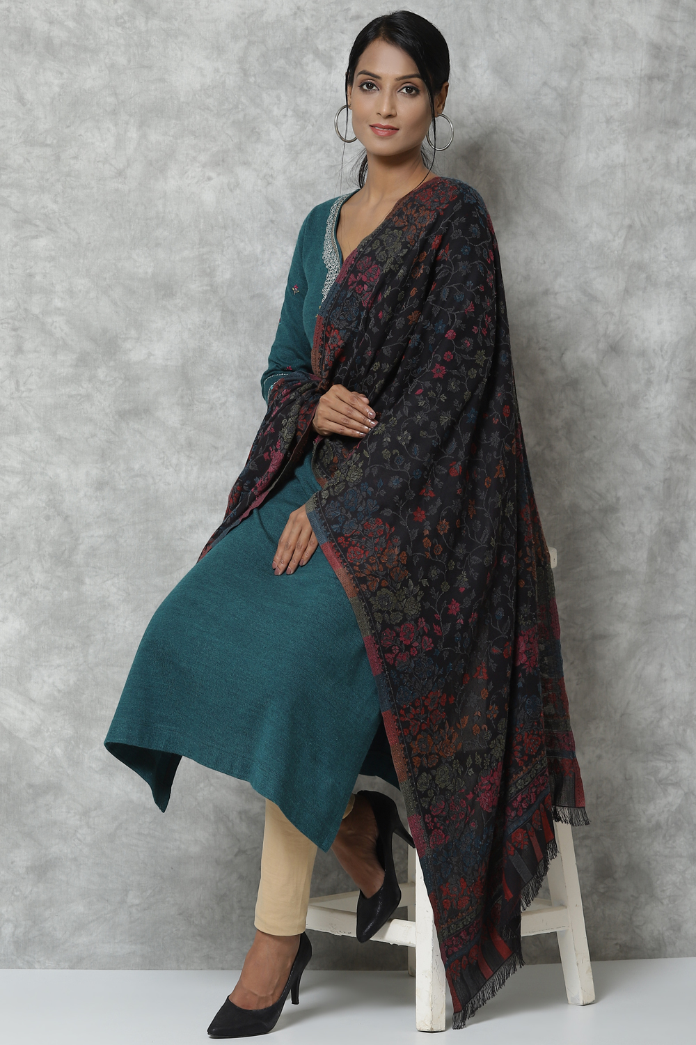 Multicolour Straight Cotton Solid Dupatta image number 0