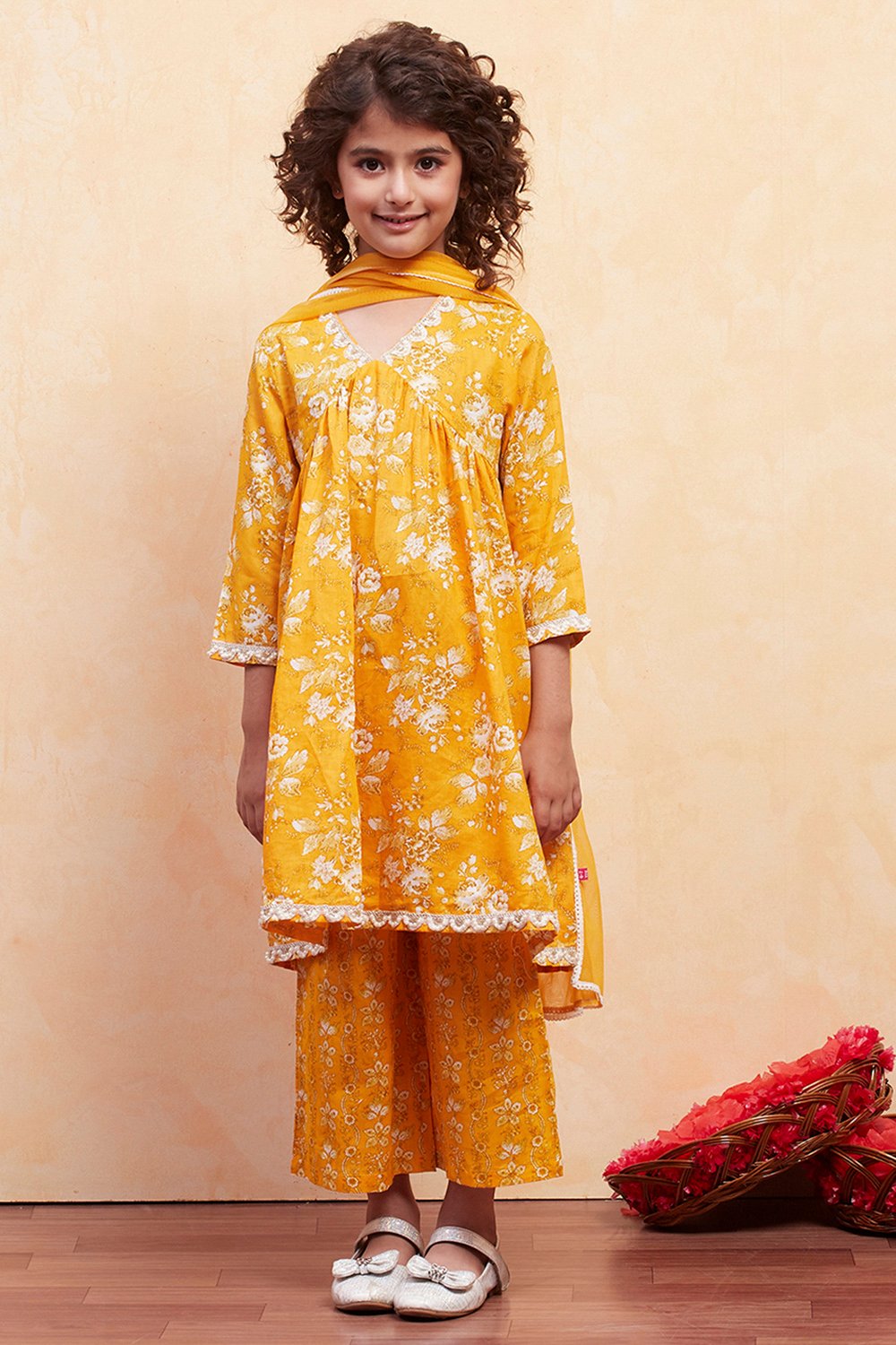 Yellow Cotton Gathered Suit Set image number 6