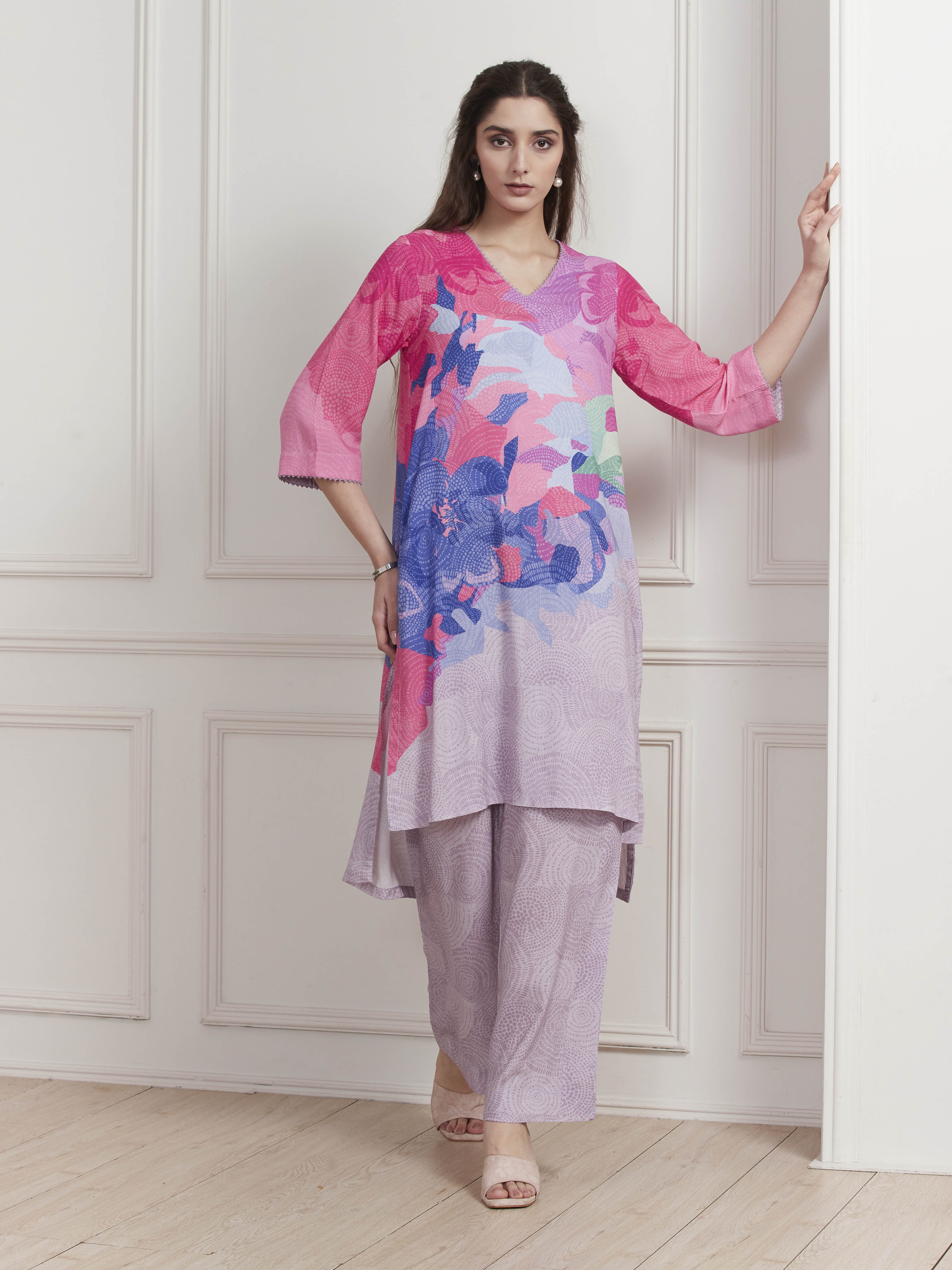 Green Abstract Printed Straight Suit Set image number 6