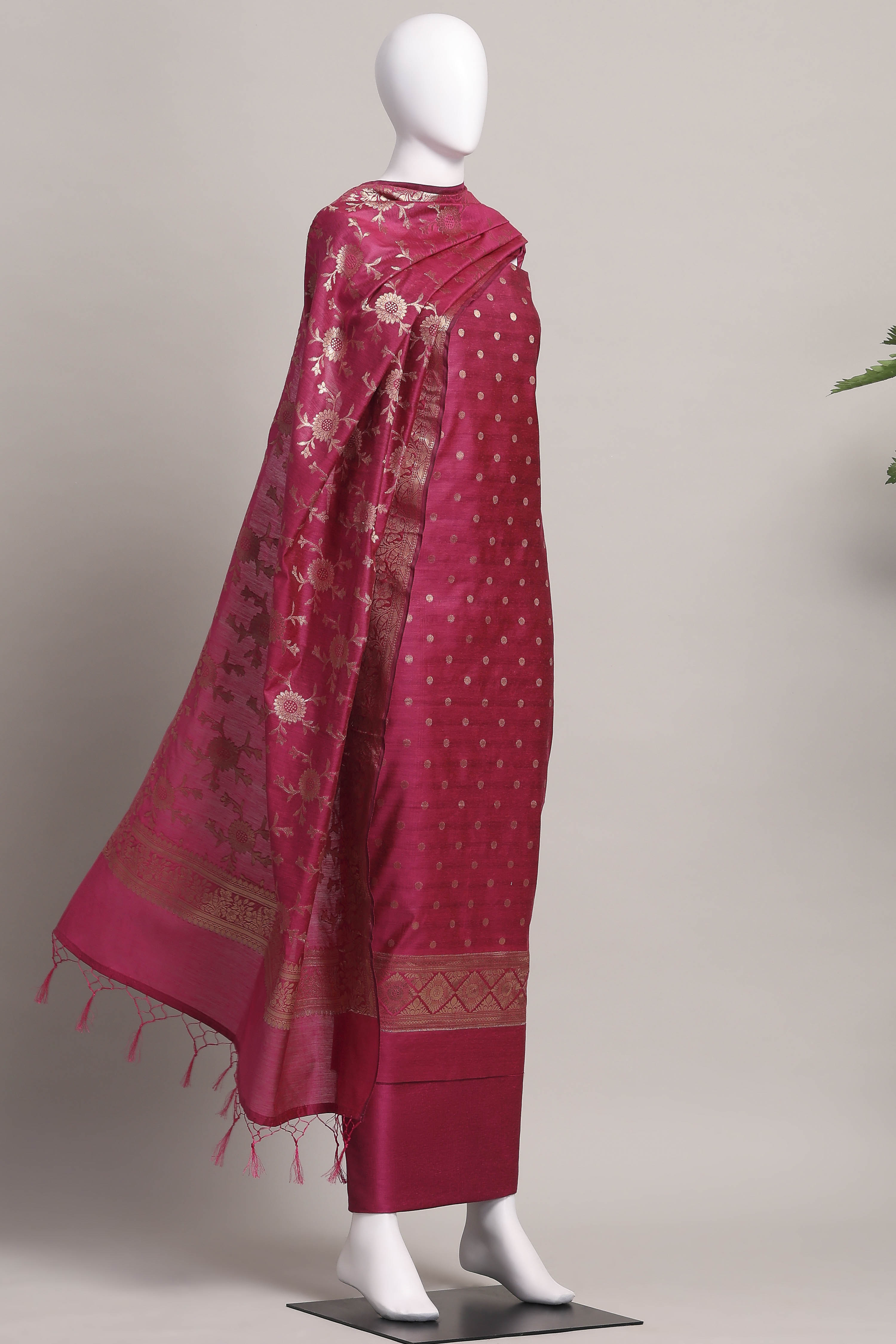 Red Banarasi Chanderi Banarasi Print Unstitched Suit Set image number 4