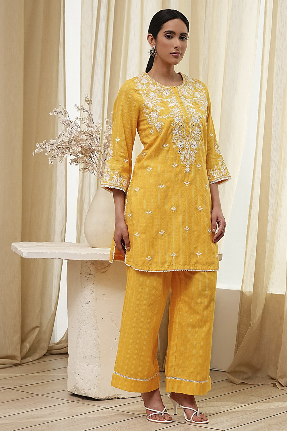 Blue Cotton Embroidered Straight Kurta Set image number 5