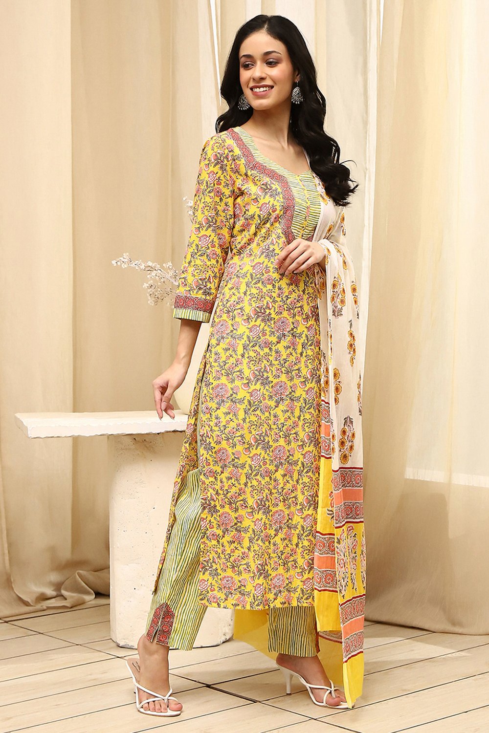 Green Cotton Screen Print Unstitched Suit Set image number 5