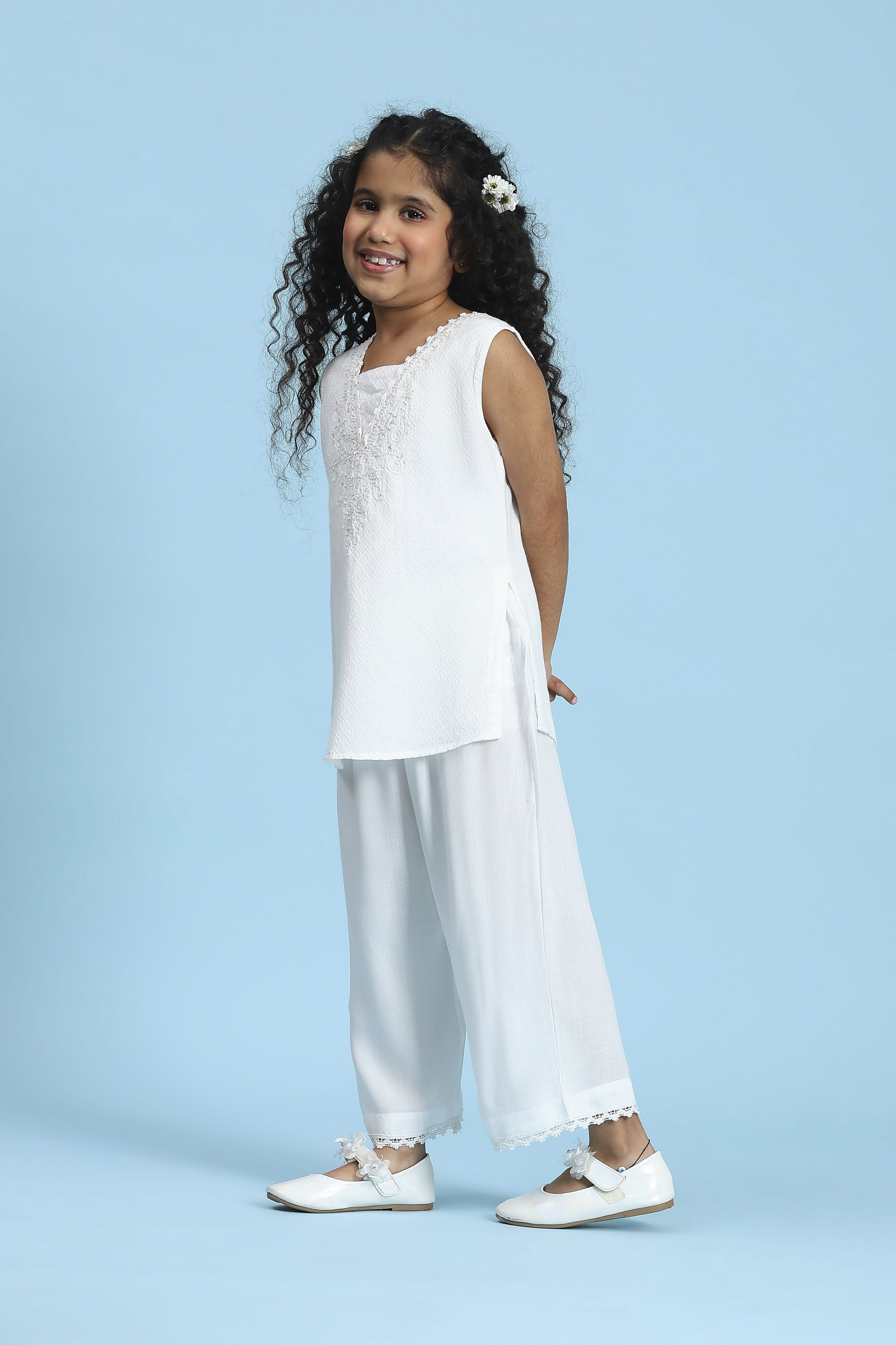 White Viscose Rayon Solid Straight Suit Set image number 3