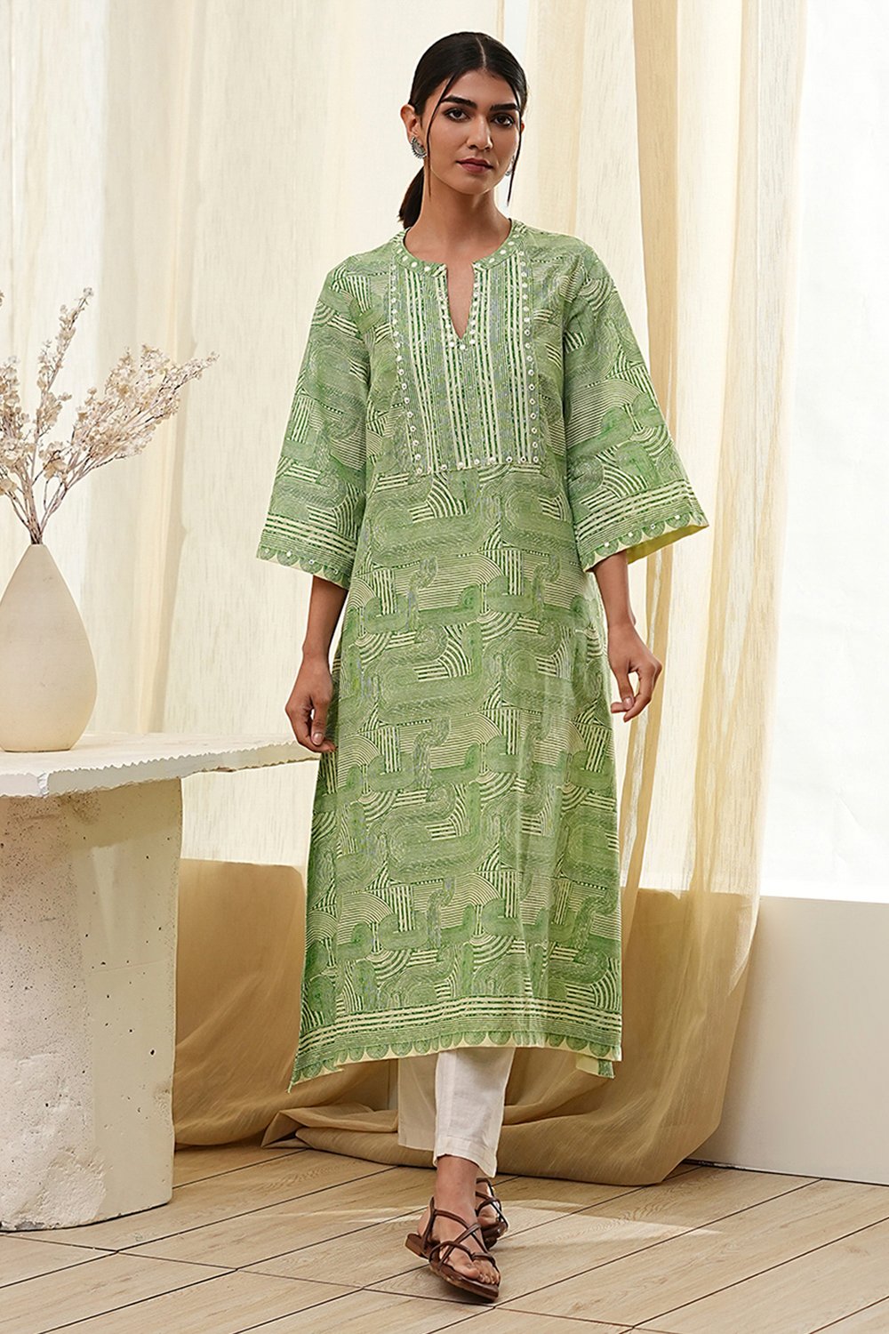 Green Pure Cotton Printed Straight Kurta image number 2