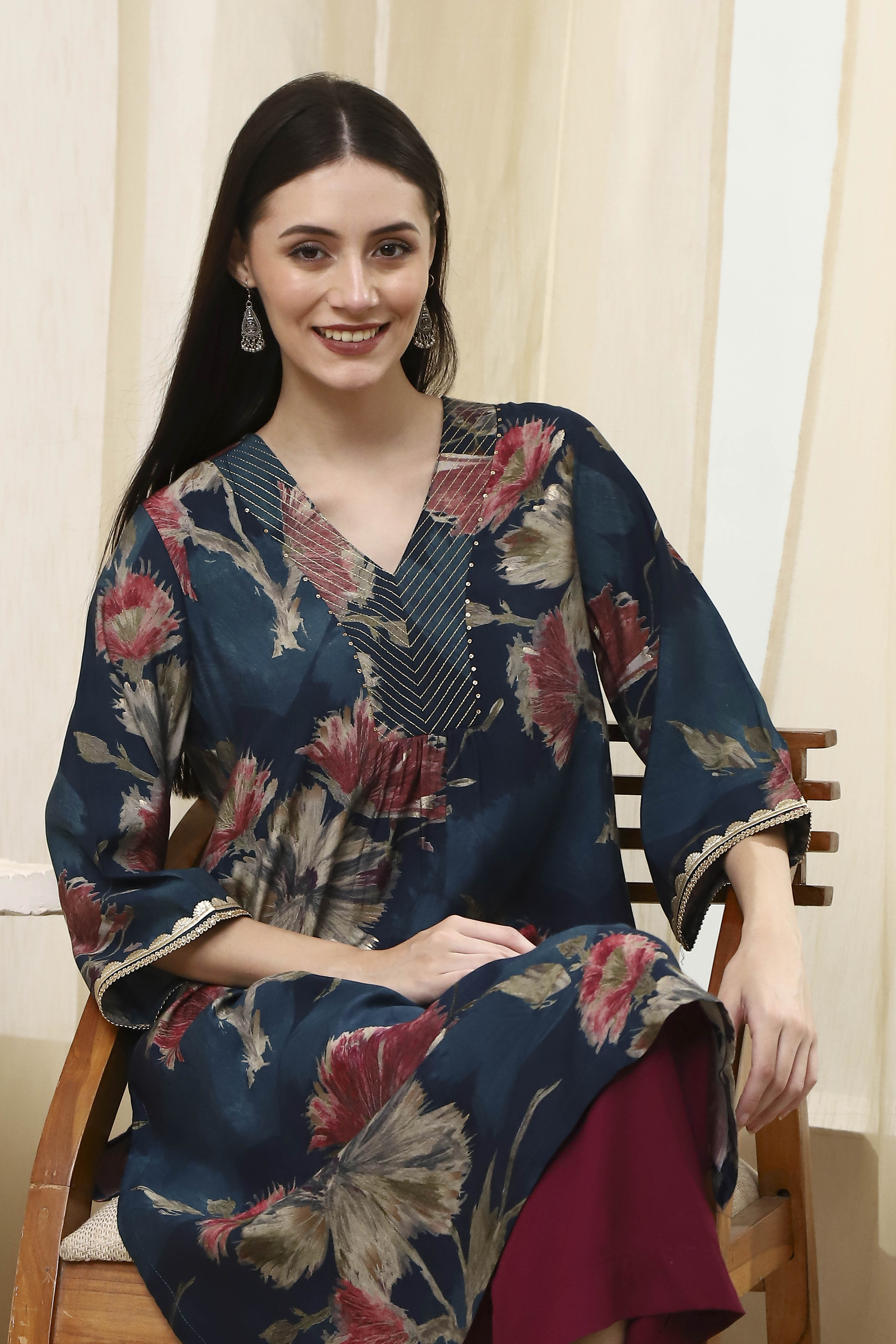 Coral Red Floral Printed Straight Kurta image number 6