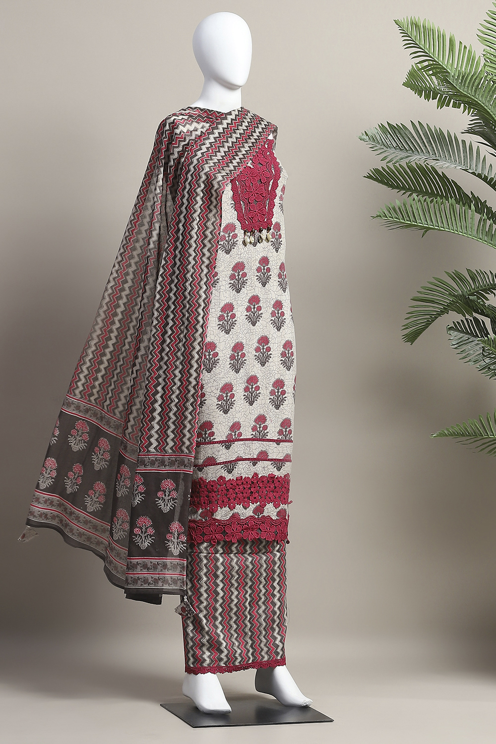 White-Pink Cotton Unstitched Suit Set image number 4