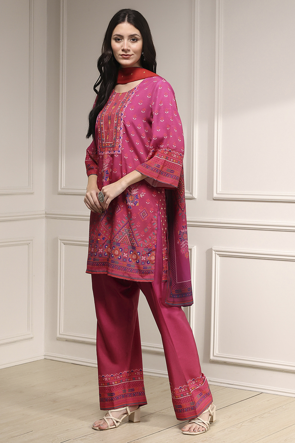 Pink Viscose Rayon Straight Printed Suit Set image number 3