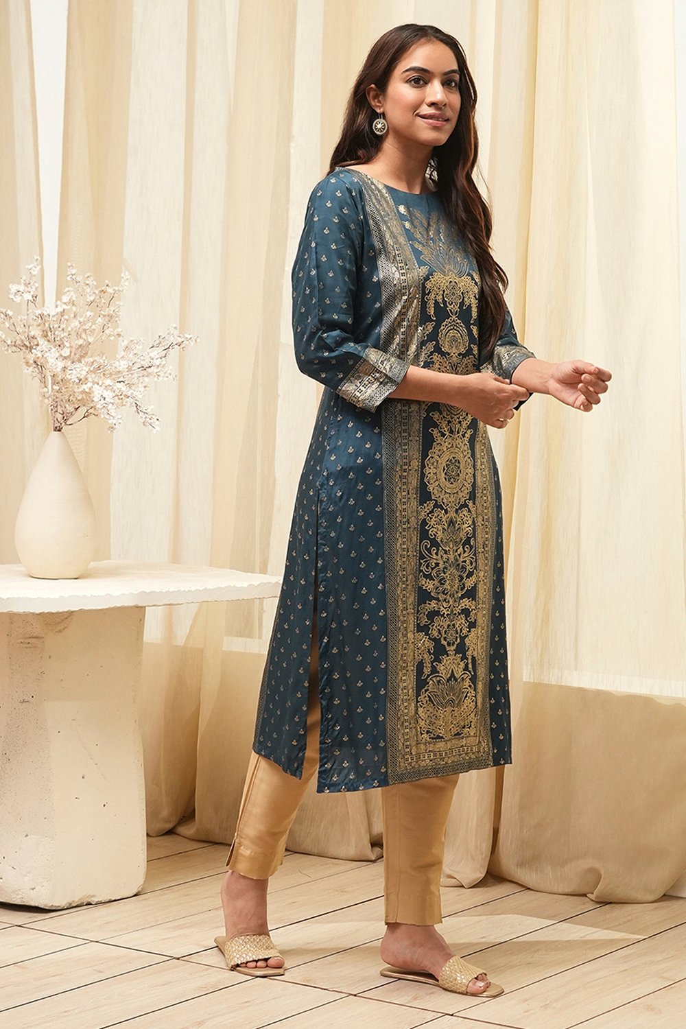 Indigo Rayon A-Line Printed Kurta image number 4