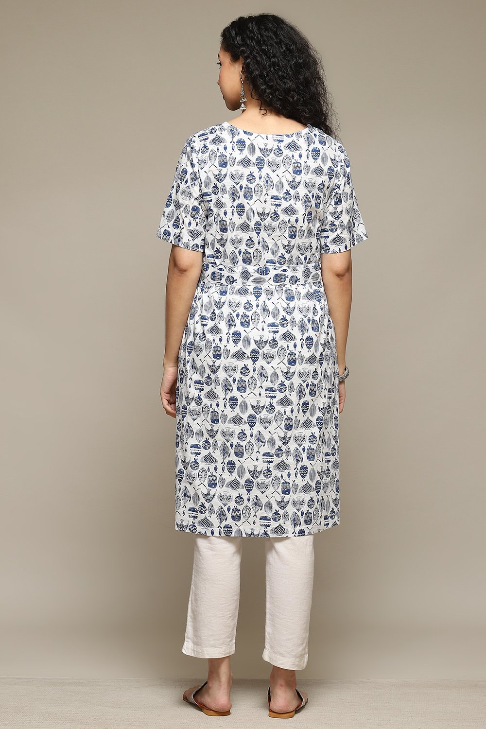 Coral Red Rayon Straight Printed Kurta image number 3