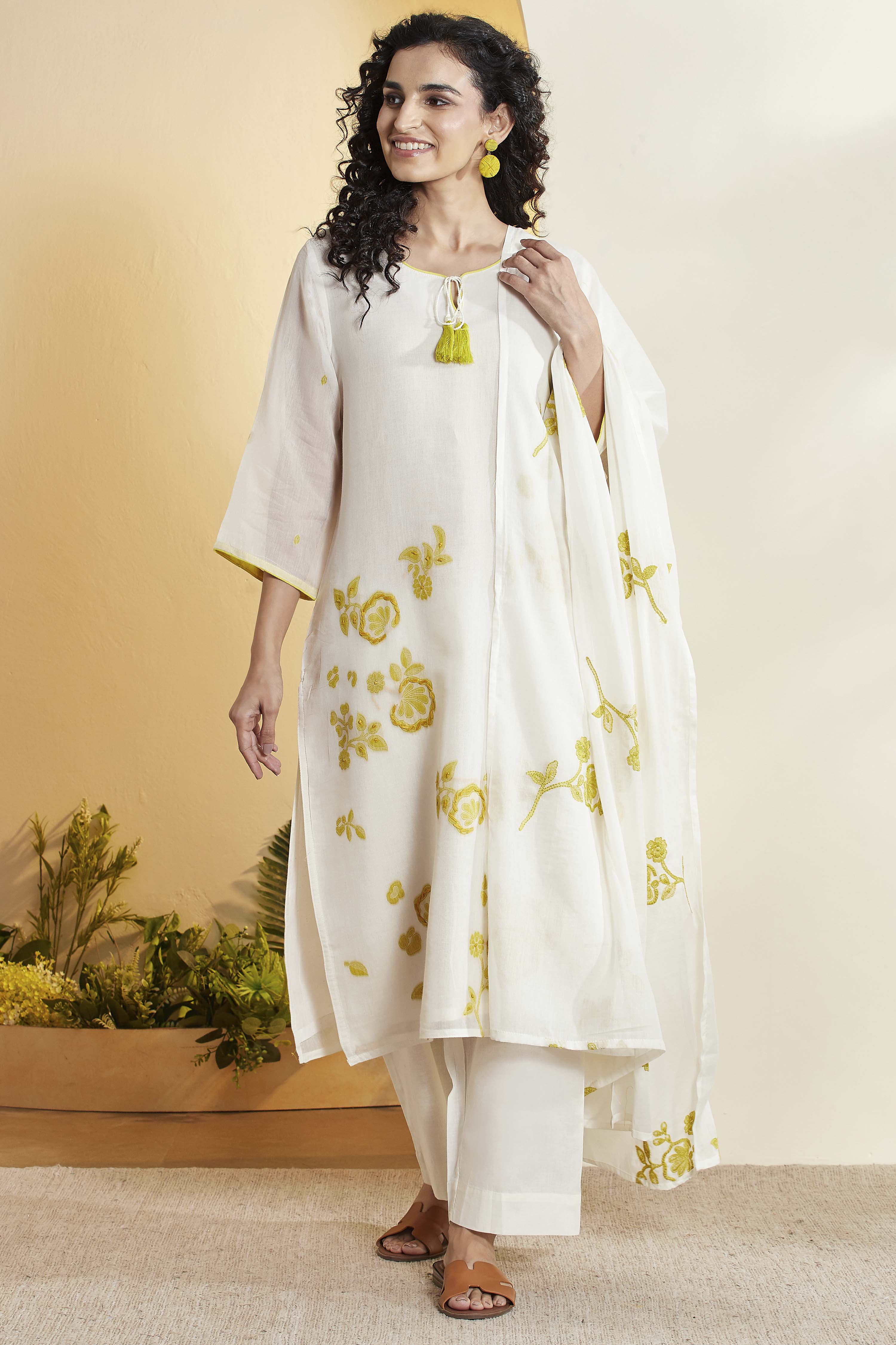 White & Red Viscose Rayon Floral Embroidered Kurta Set image number 7