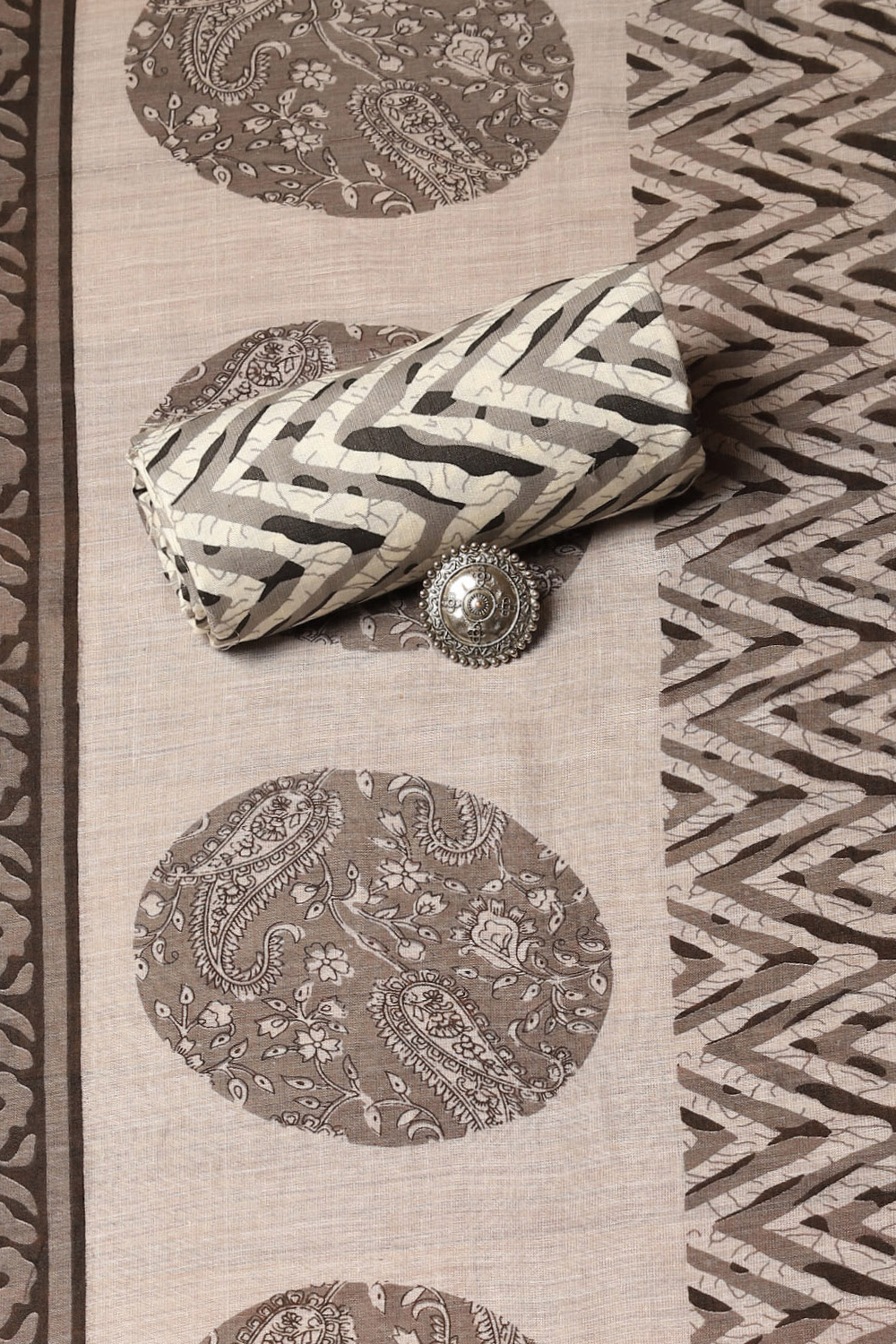 Grey Cotton Printed Unstitched Suit Set image number 2