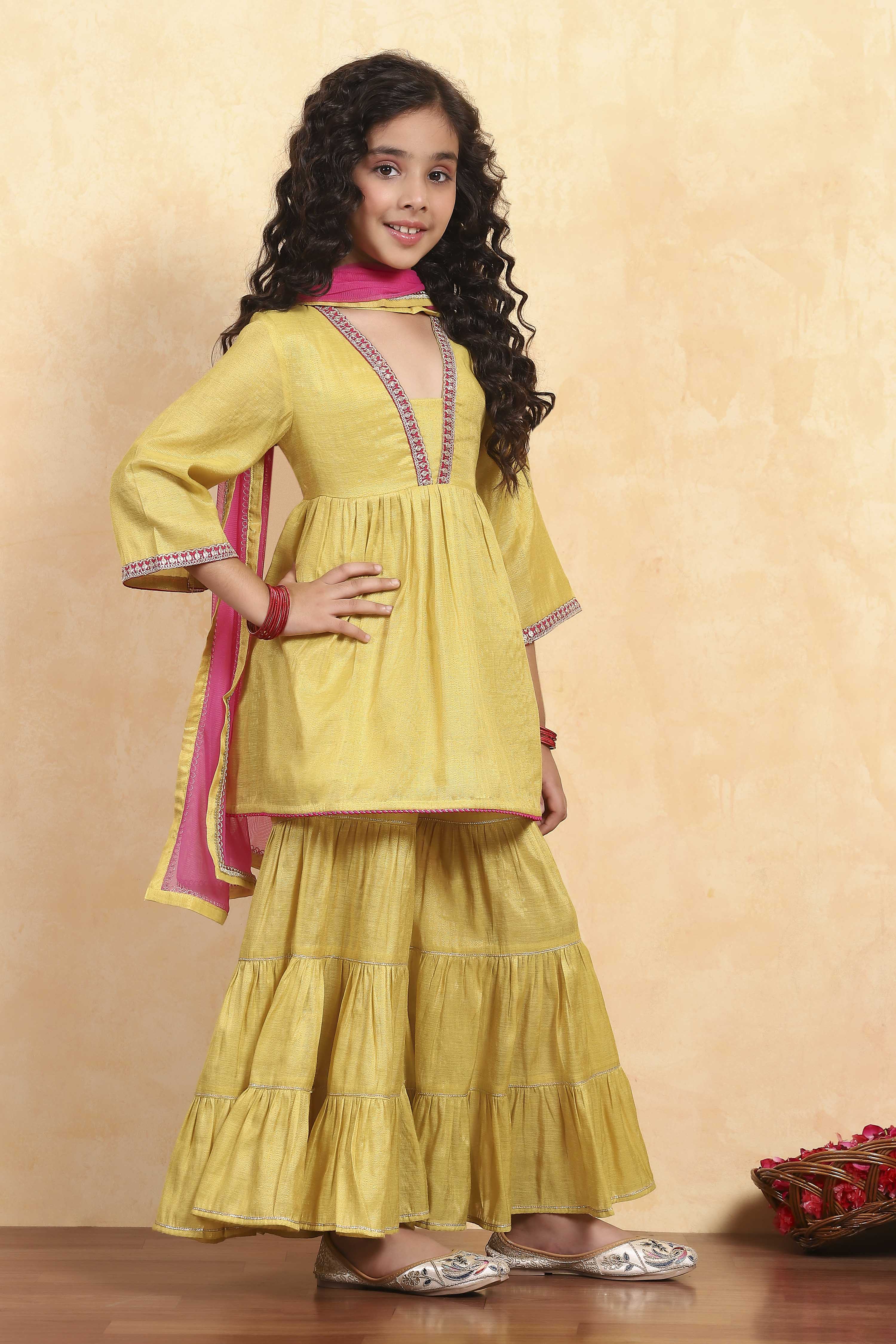 Green Cotton Dyed Gathered Sharara Suit Set image number 5