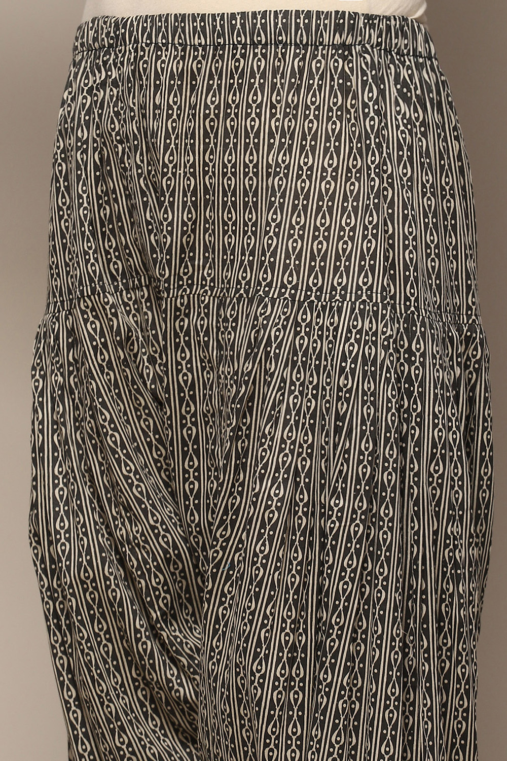 Grey Cotton Screen Printed Unstitched Suit Set image number 3