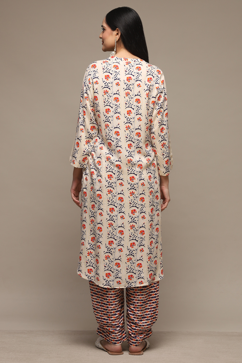 Yellow Rayon Straight Kurta Pants Suit Set image number 4