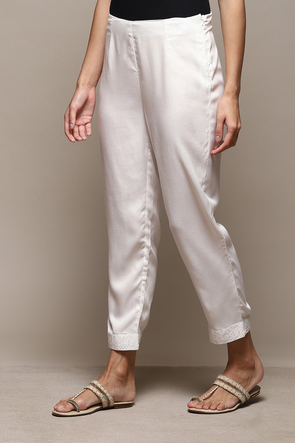 Maroon Viscose Slim Solid Pants image number 2