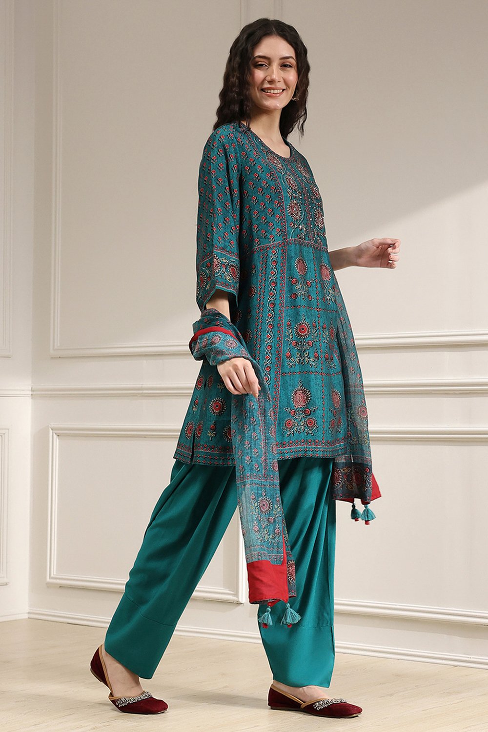 Brown Printed Straight Suit Set image number 5