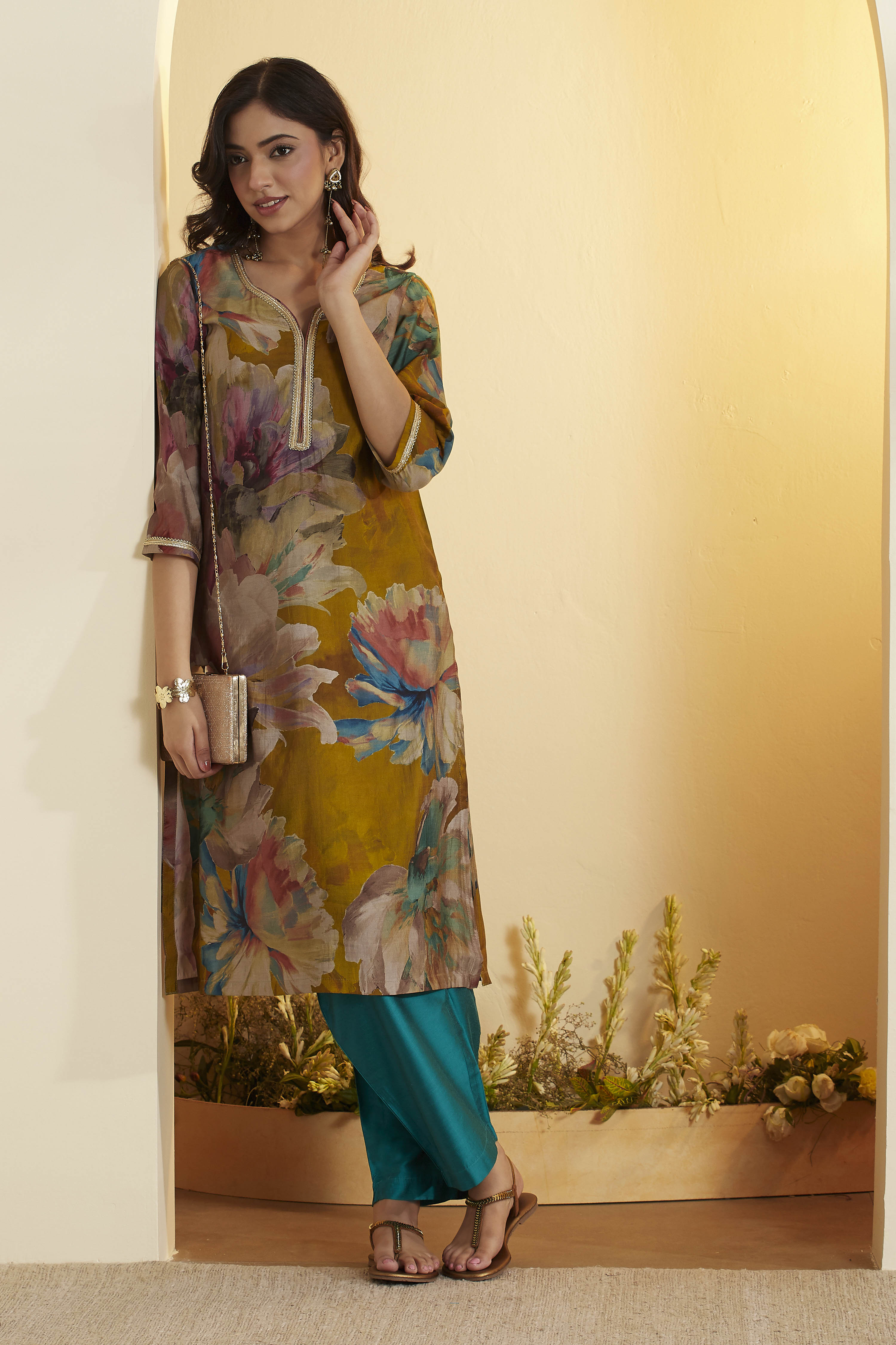 Berry Pink Poly Viscose Floral Straight Kurta image number 0