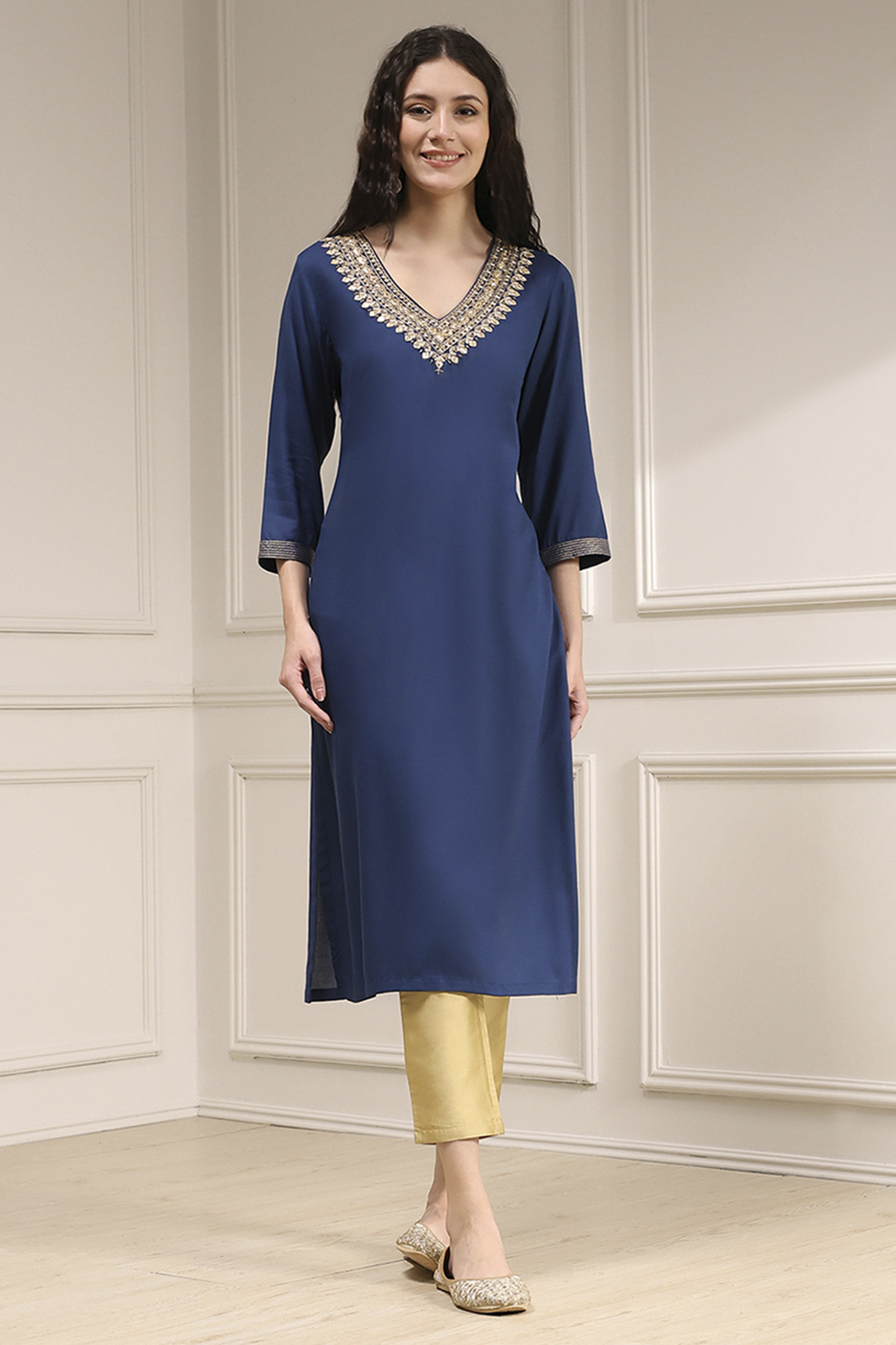 Blue Solid Straight Kurta image number 5