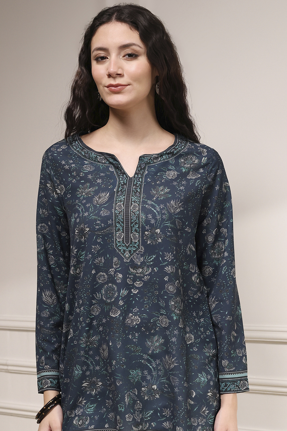 Indigo Polyester Straight Printed Short Kurta image number 1