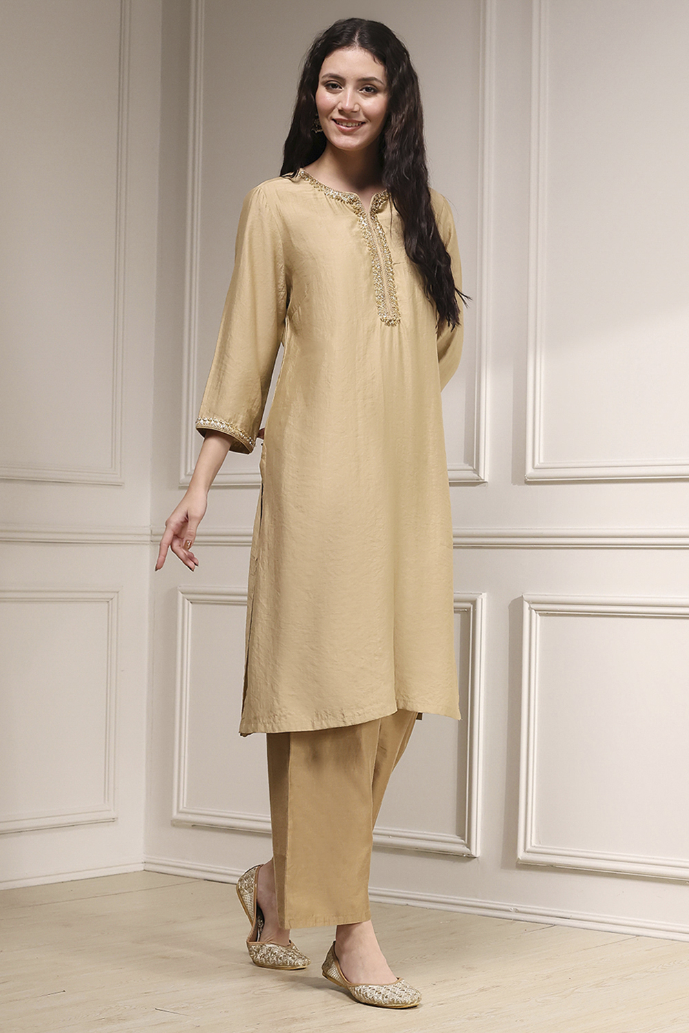Beige Polyester Blend Straight Solid Kurta image number 4