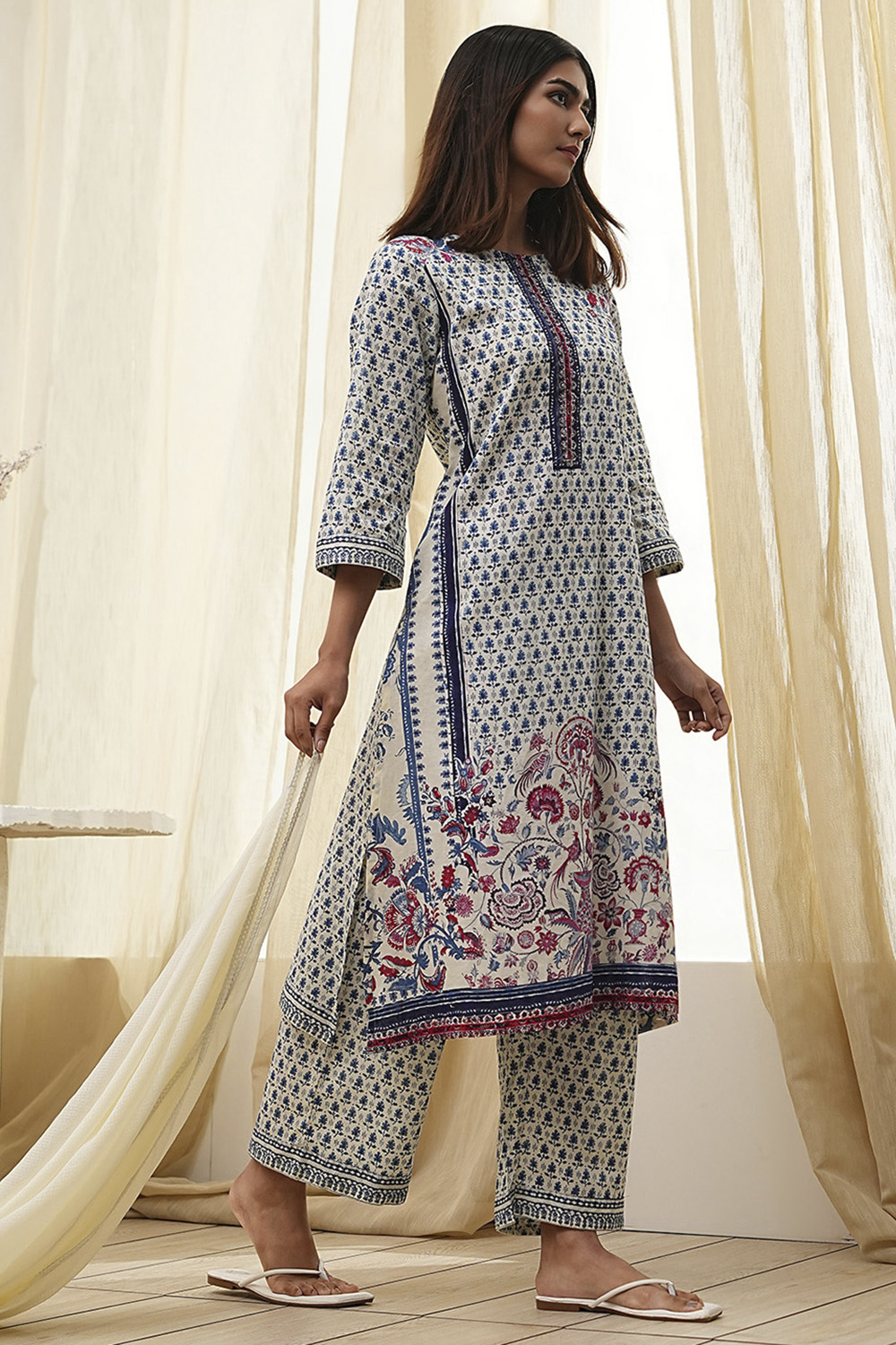 Off-White Cotton Printed Straight Suit Set image number 5