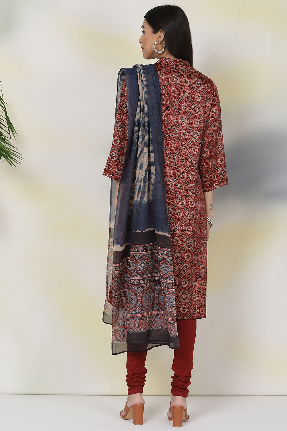 Maroon Art Silk Straight Kurta Churidar Suit Set image number 6