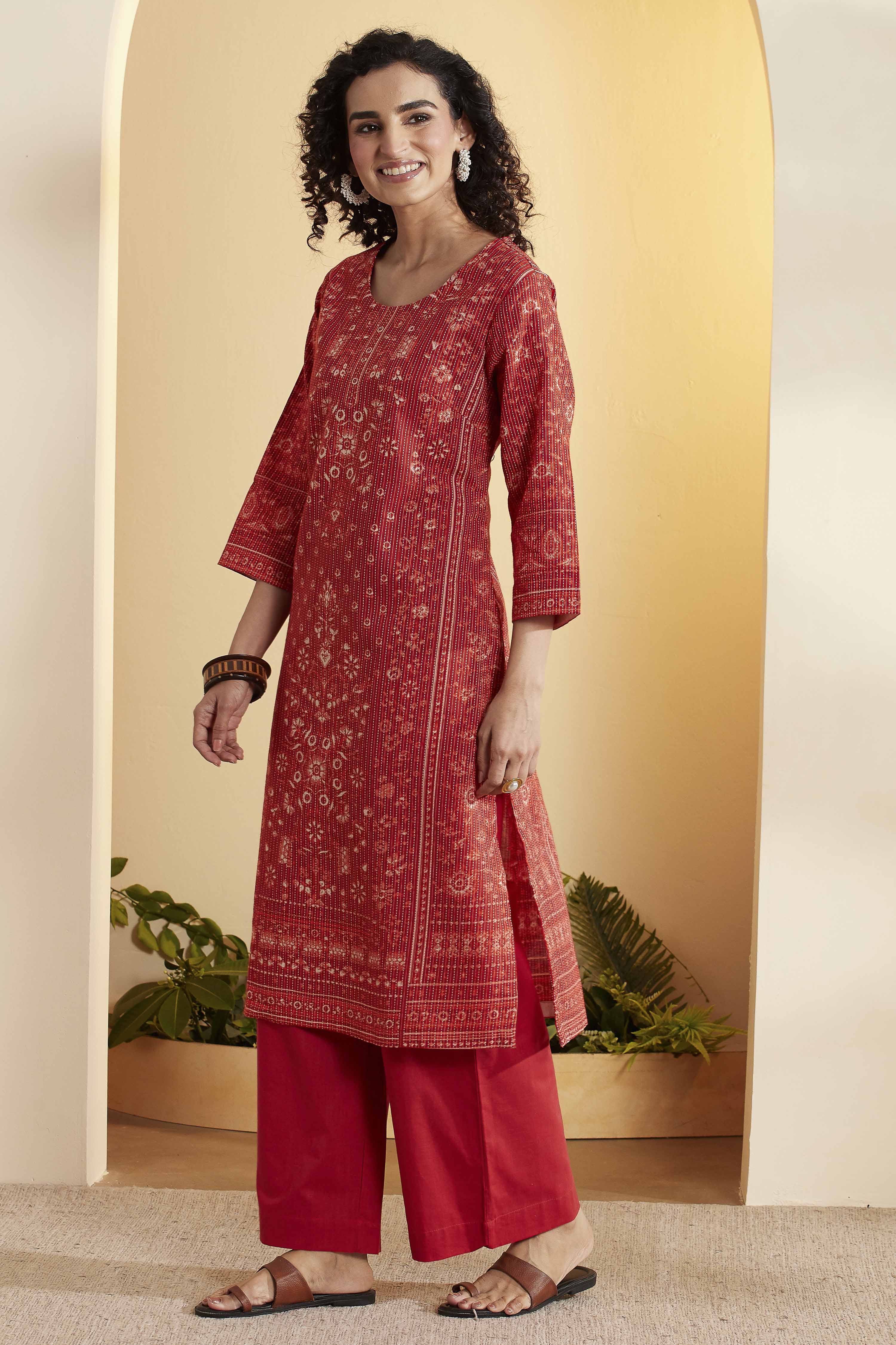 Olive Green Cotton Floral Printed Straight Kurta image number 2