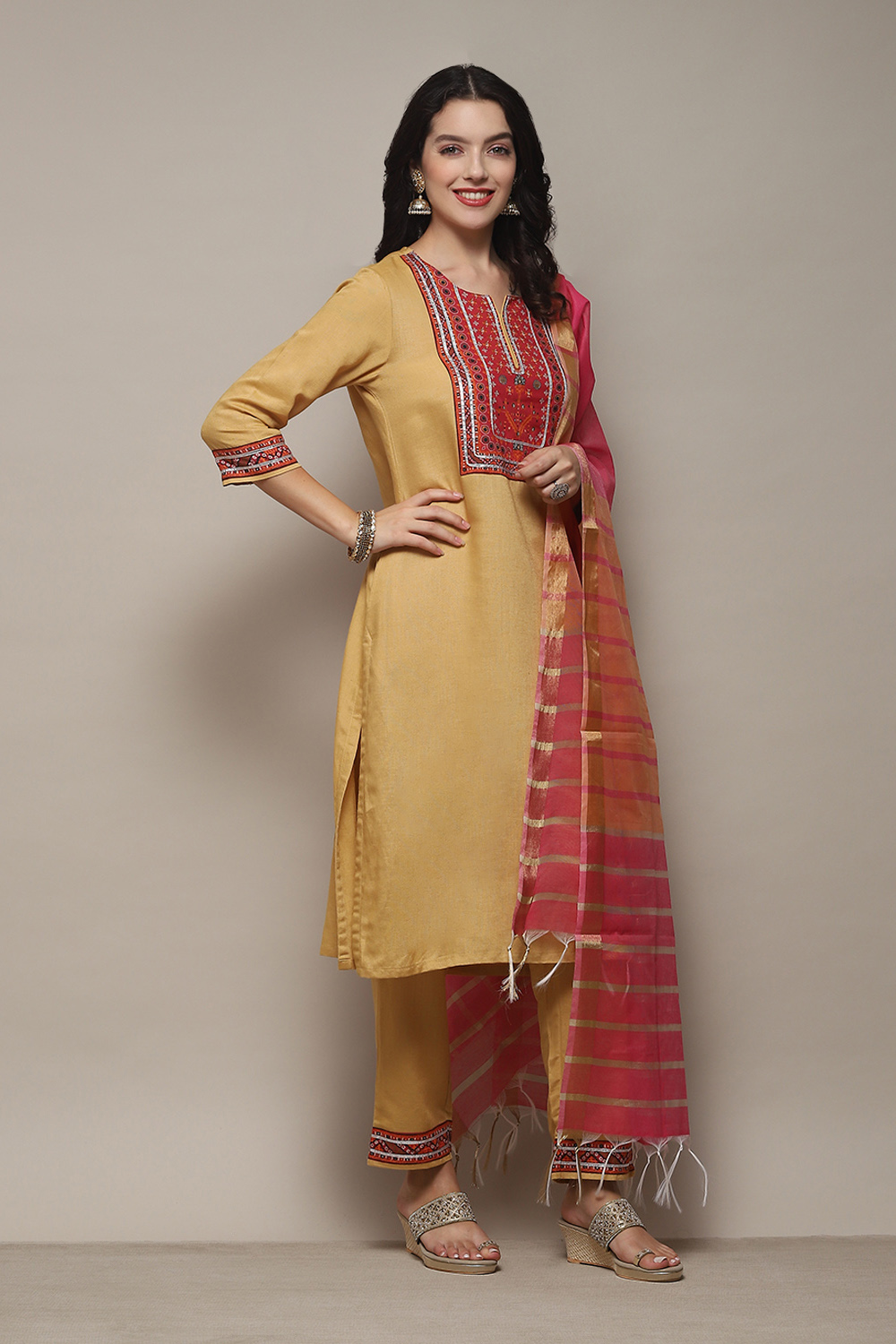 Beige Rayon flax Narrow Kurta Pant Suit Set image number 6