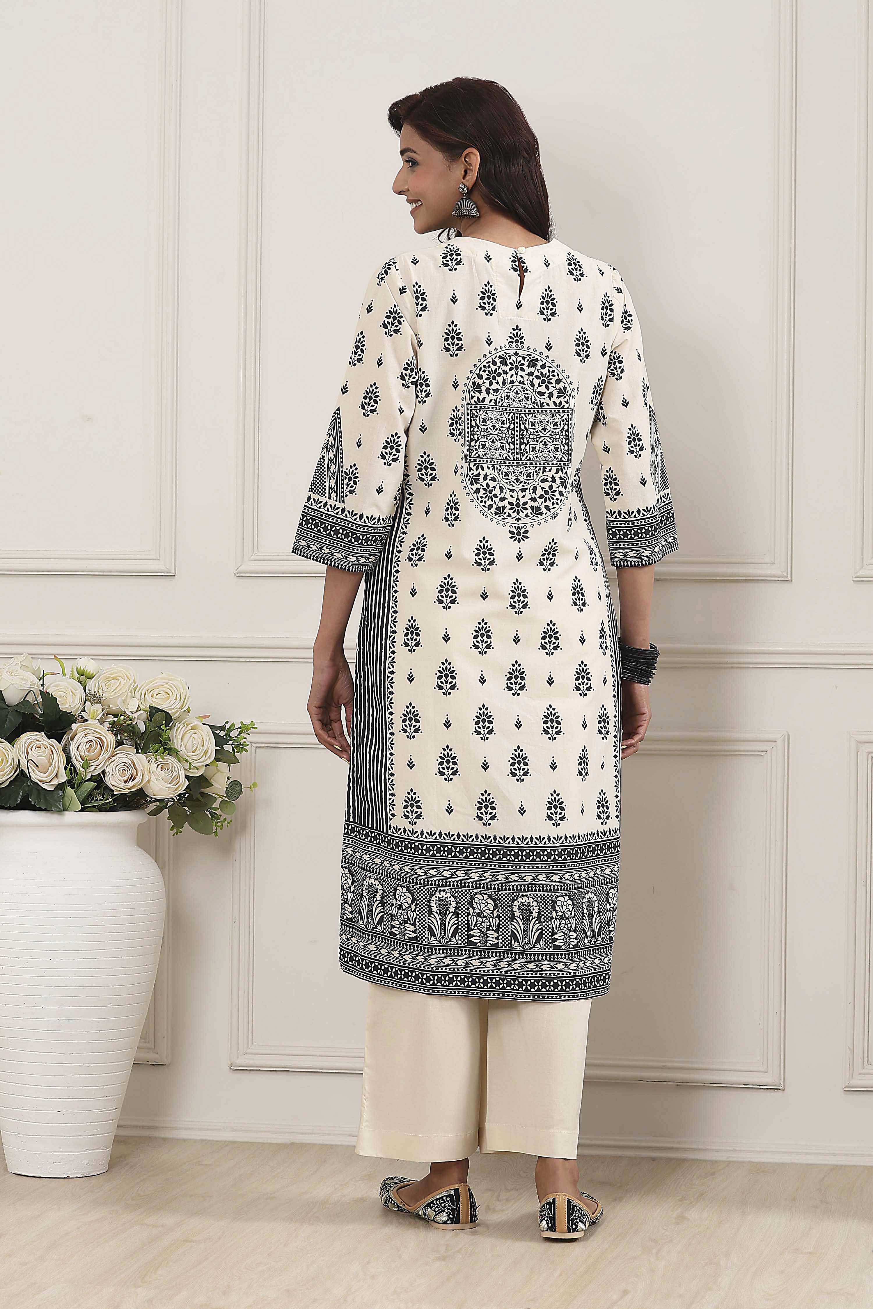 Black Cotton Printed Straight Suit Set image number 4