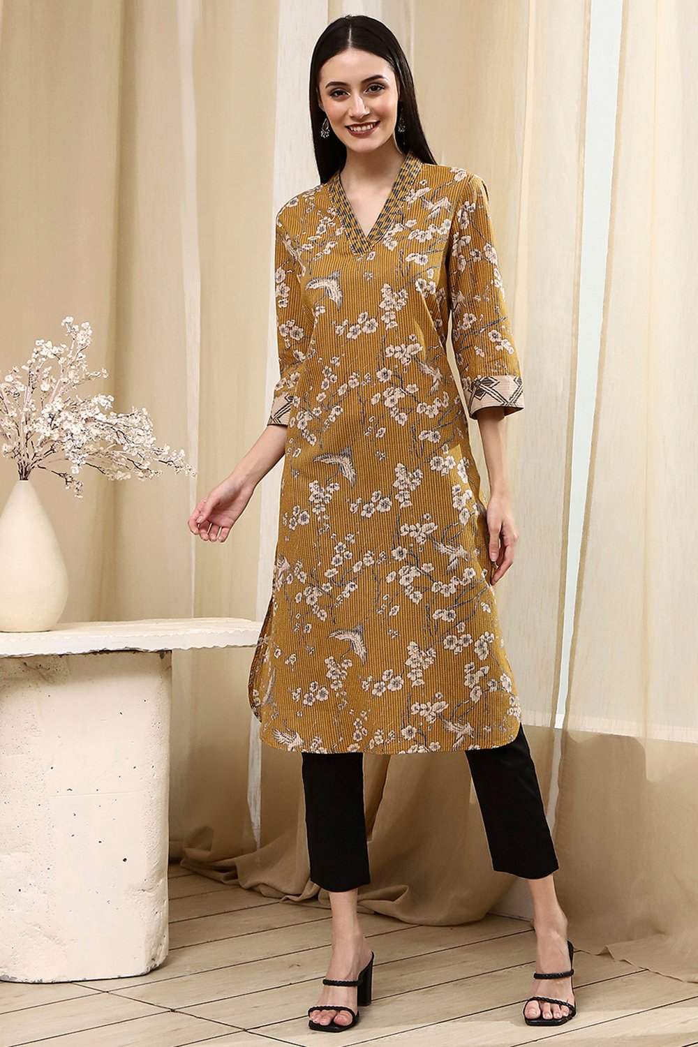 Mustard Yellow Cotton Printed Straight Kurta image number 0