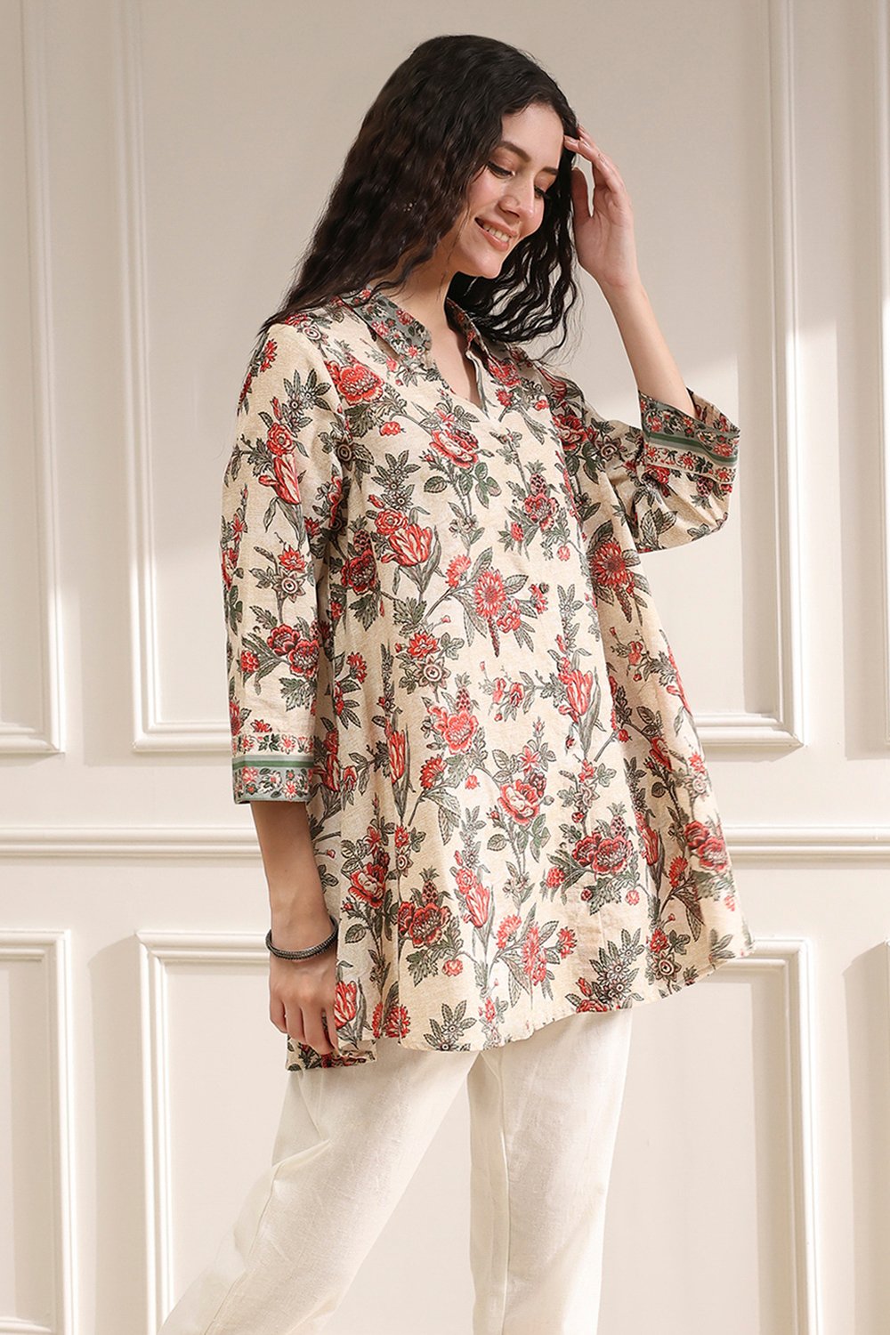 Off-White and Red Cotton A-Line Shirt image number 4