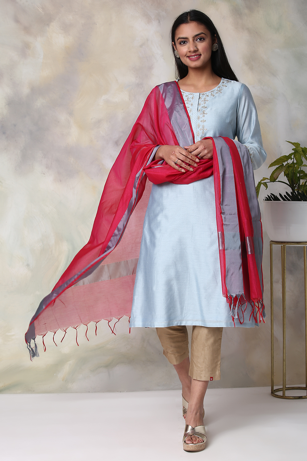 Pink And Grey Art Silk Yarndyed Dupatta image number 2