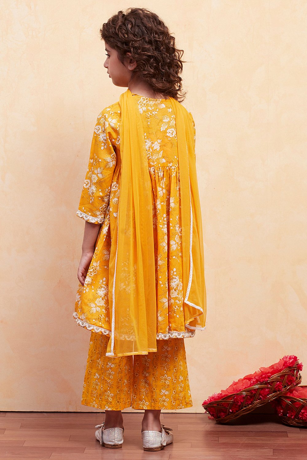 Yellow Cotton Gathered Suit Set image number 4