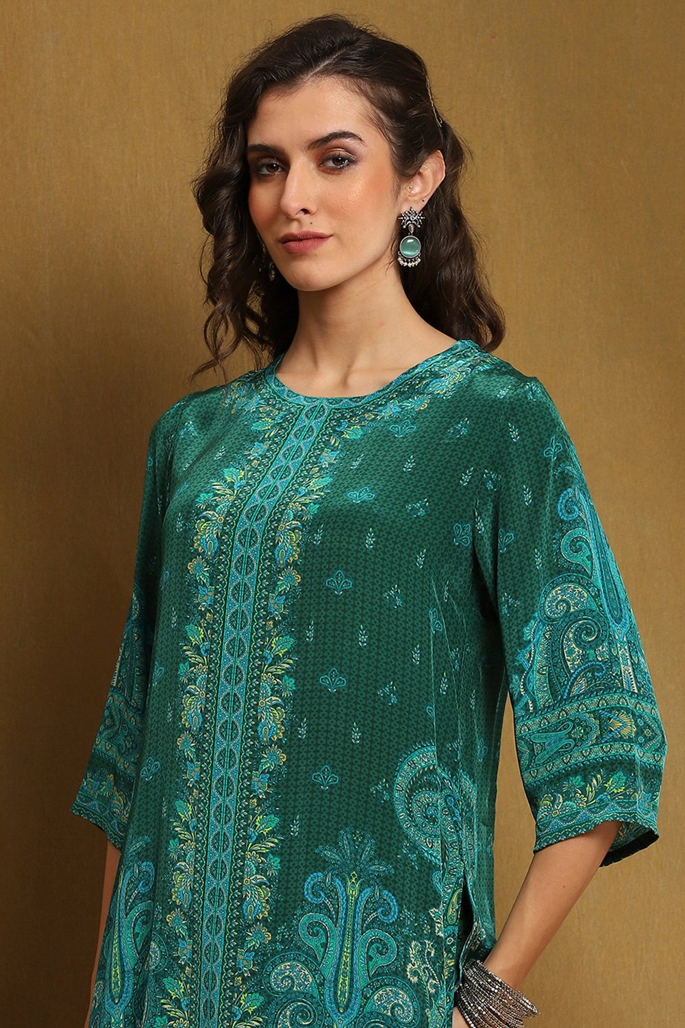 Green Crepe Printed Straight Kurta Set image number 7
