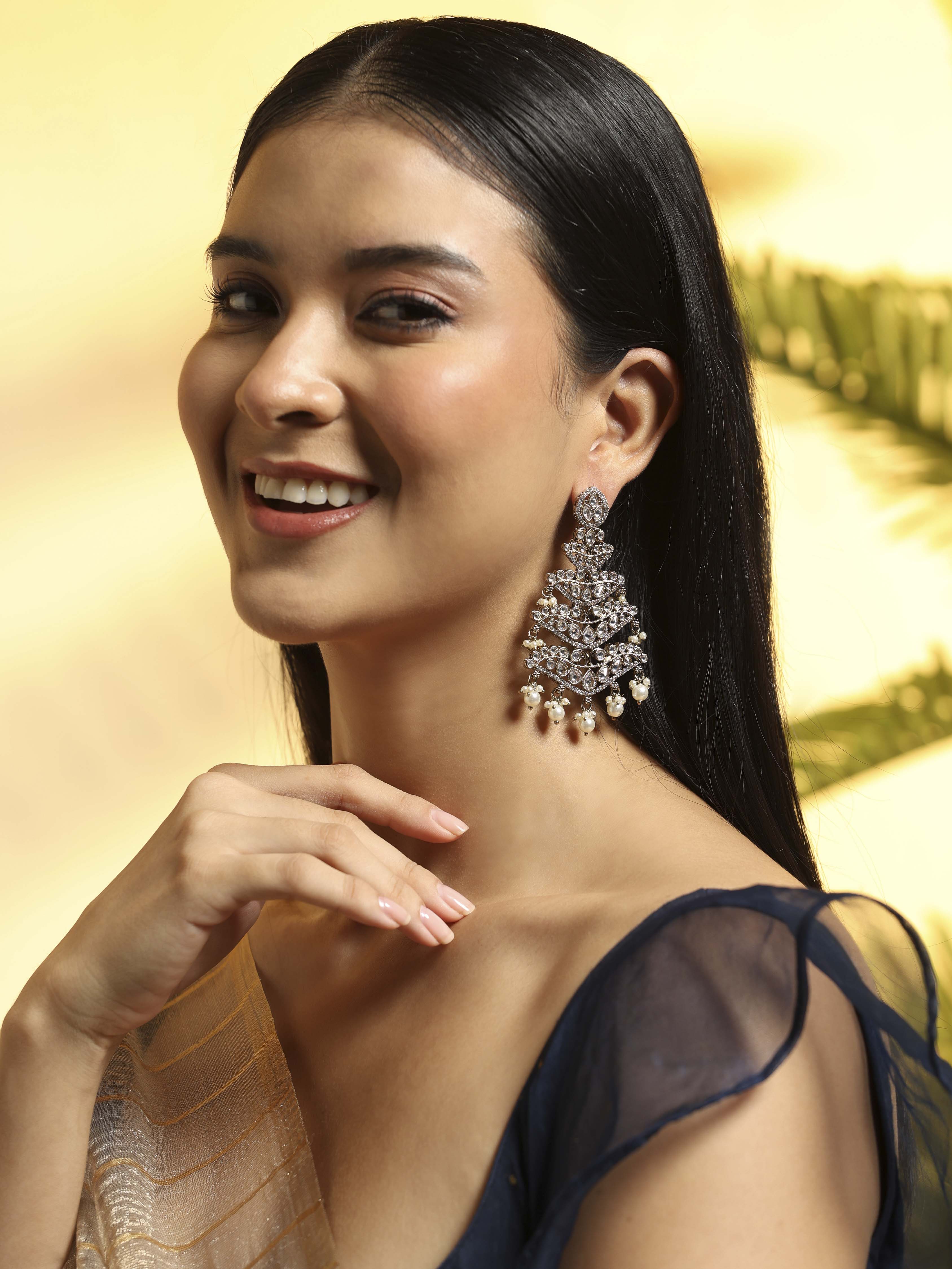 White Brass Drop & Danglers image number 3