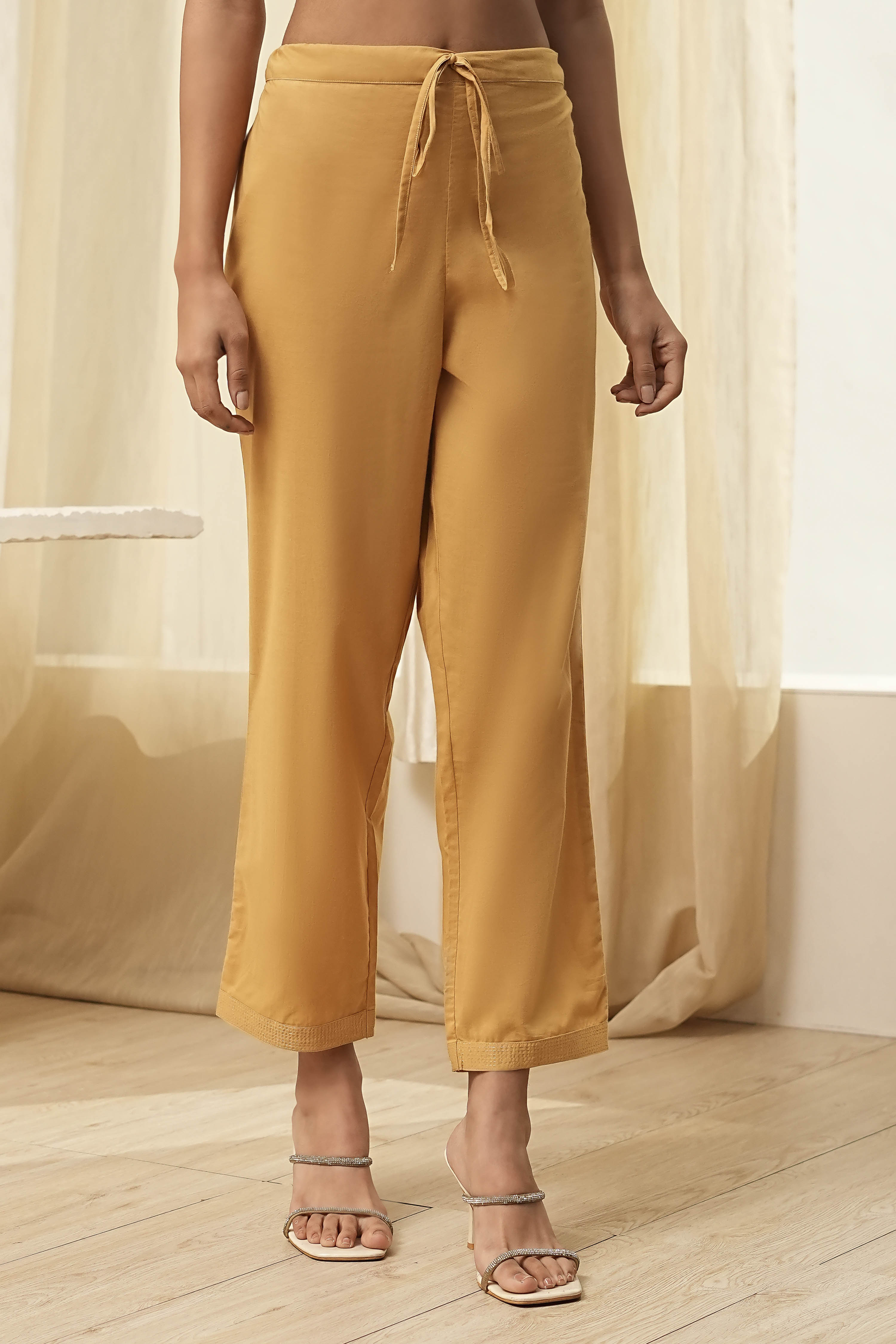 Cream-Colored Cotton Solid Regular Pants image number 4