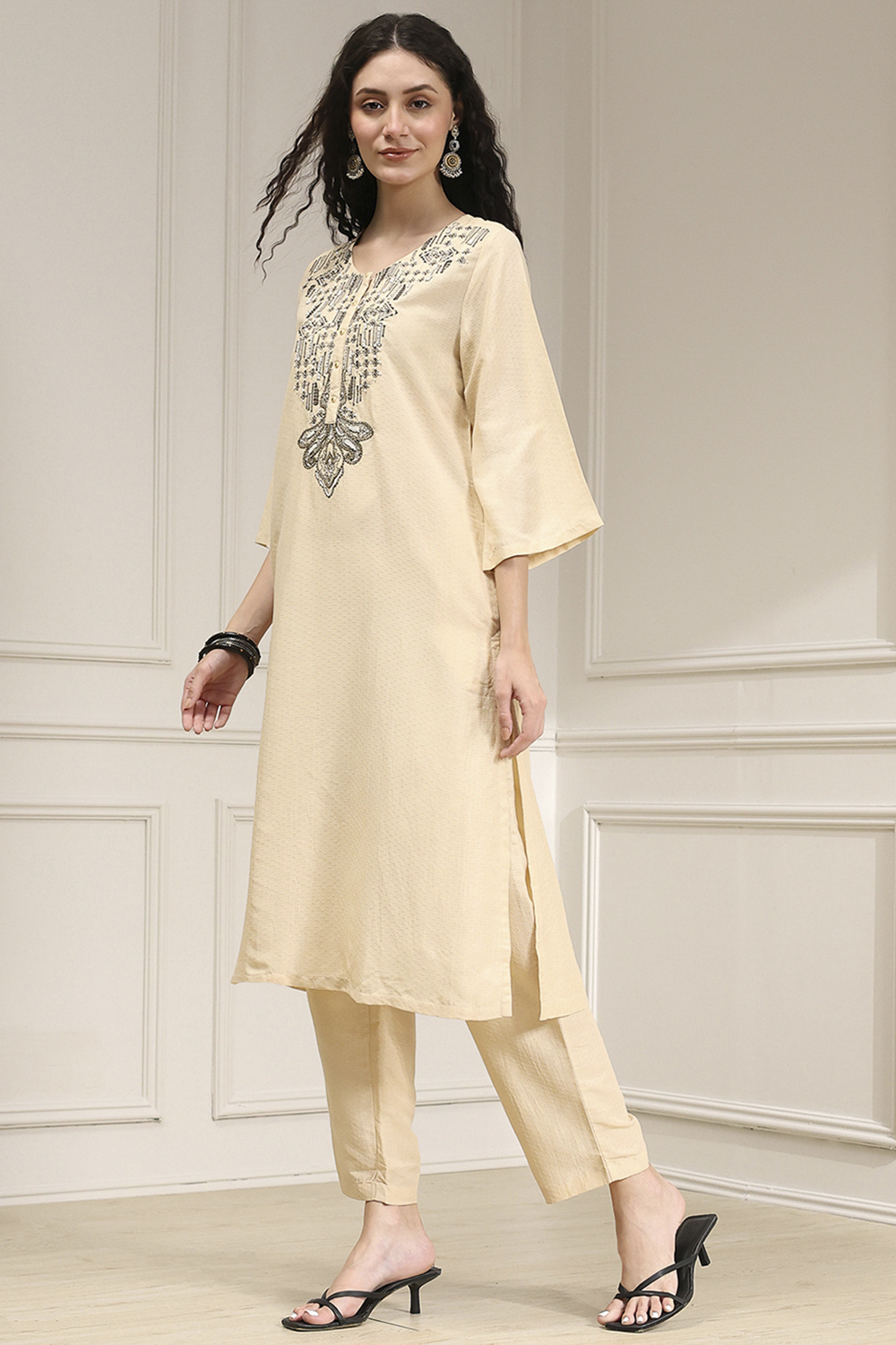 Black Textured Straight Kurta Pants Set image number 3