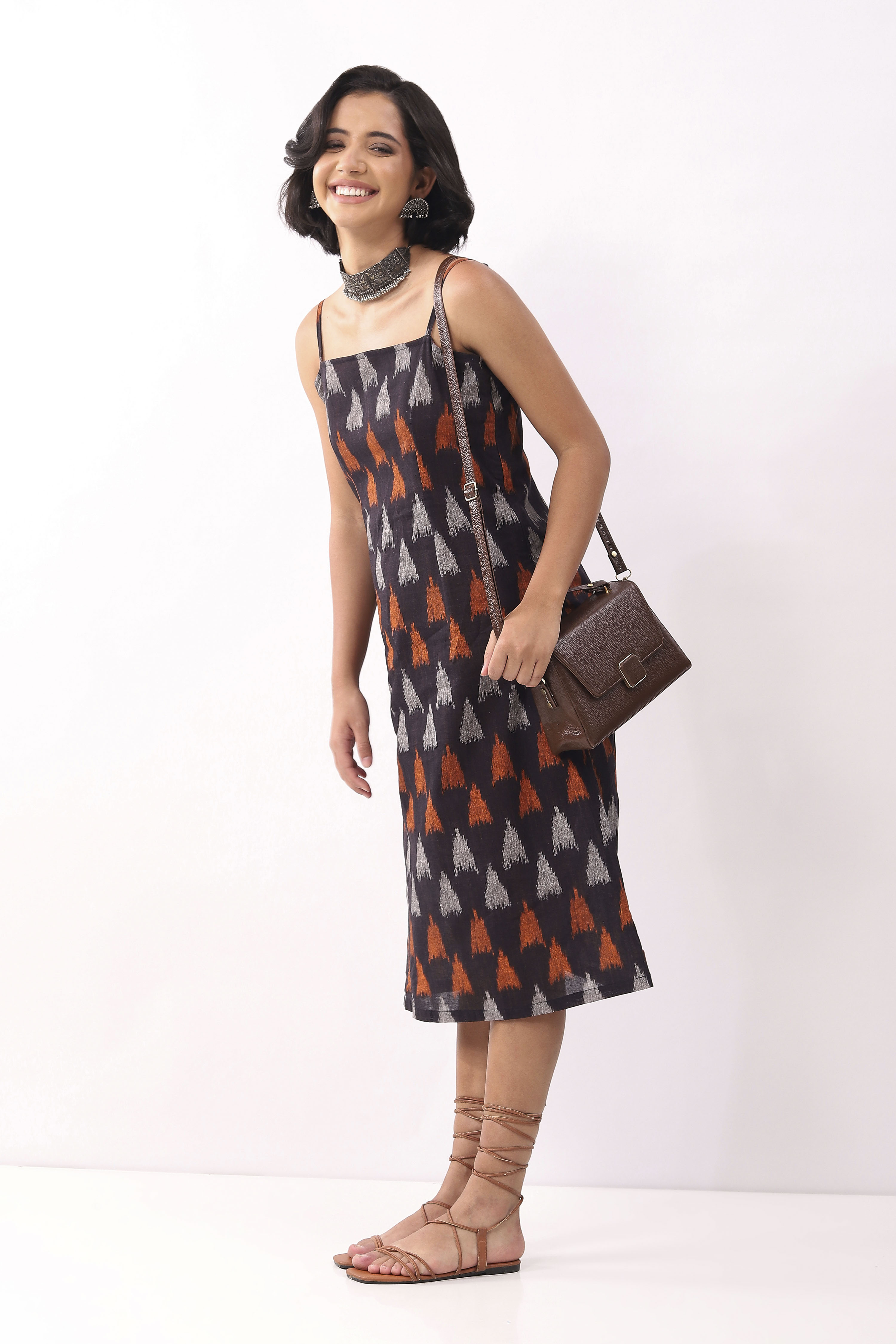 Black Cotton Abstract Strappy Midi Dress image number 5
